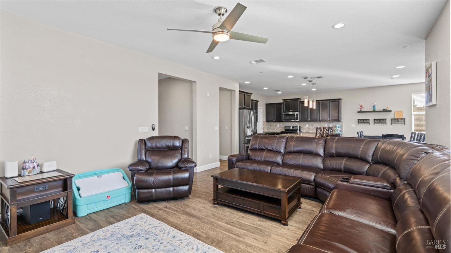 Detail Gallery Image 9 of 38 For 626 Sitka Dr, Vacaville,  CA 95687 - 4 Beds | 3 Baths