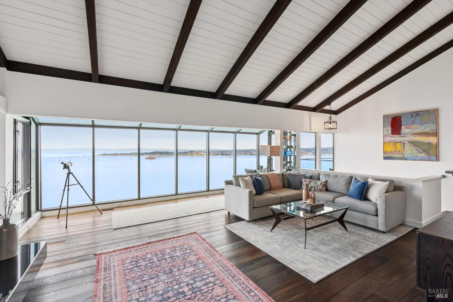 Detail Gallery Image 21 of 60 For 132 Sugarloaf Dr, Tiburon,  CA 94920 - 3 Beds | 2 Baths
