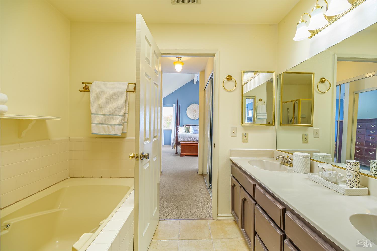 Detail Gallery Image 21 of 31 For 1449 Morning Glory Dr, Petaluma,  CA 94954 - 3 Beds | 2 Baths