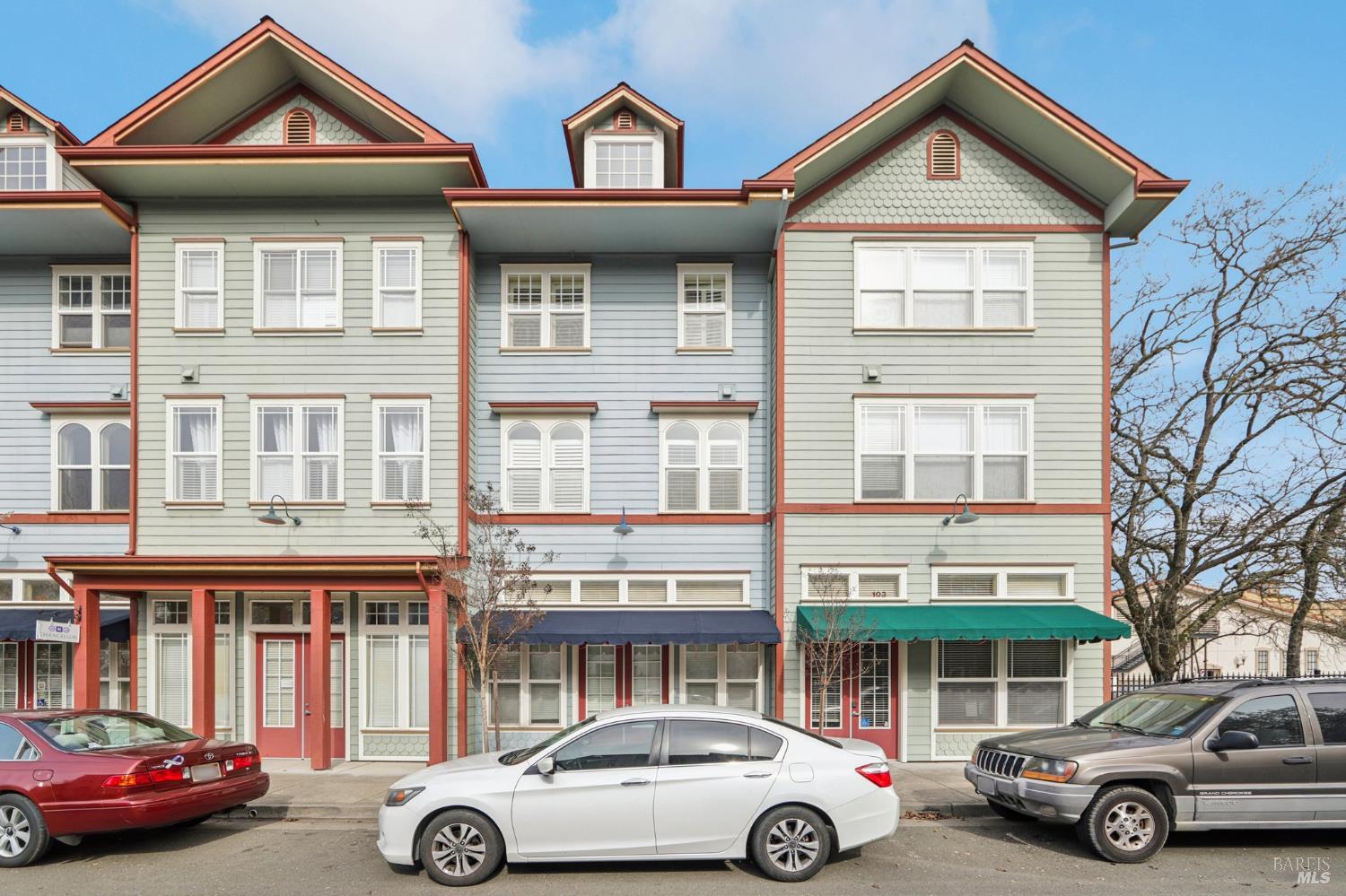 Detail Gallery Image 2 of 40 For 125 Johnson St, Windsor,  CA 95492 - 3 Beds | 2/1 Baths