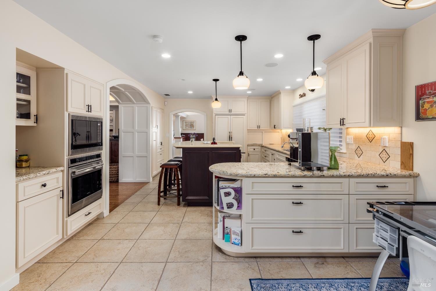 Detail Gallery Image 5 of 20 For 200 Alderbrook Dr, Santa Rosa,  CA 95405 - 4 Beds | 3/1 Baths