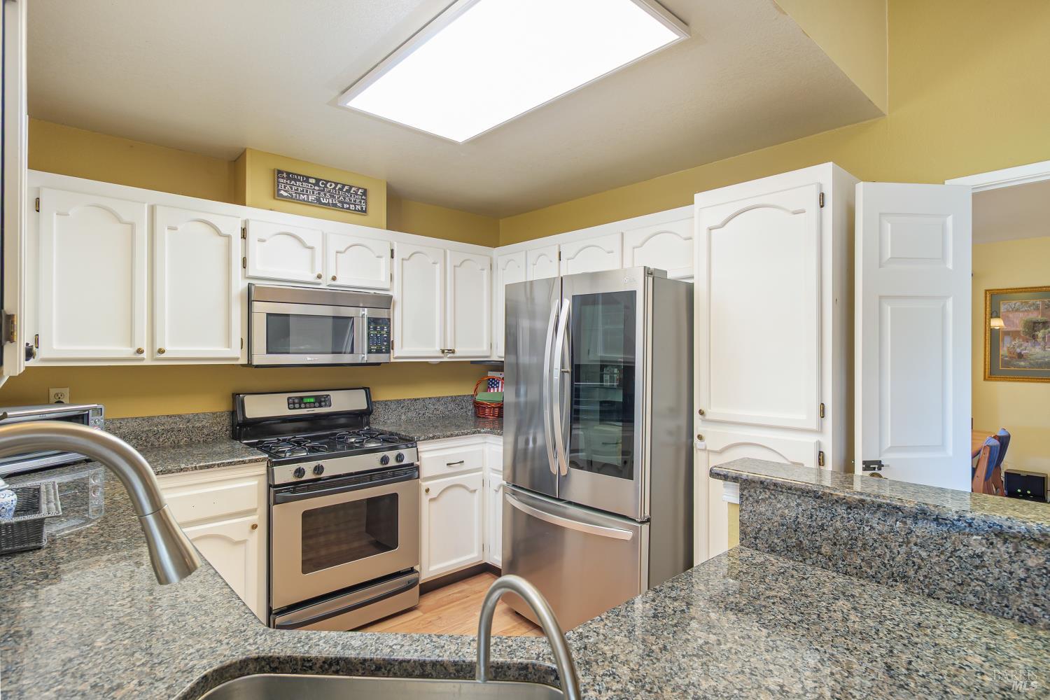 Detail Gallery Image 12 of 31 For 1449 Morning Glory Dr, Petaluma,  CA 94954 - 3 Beds | 2 Baths