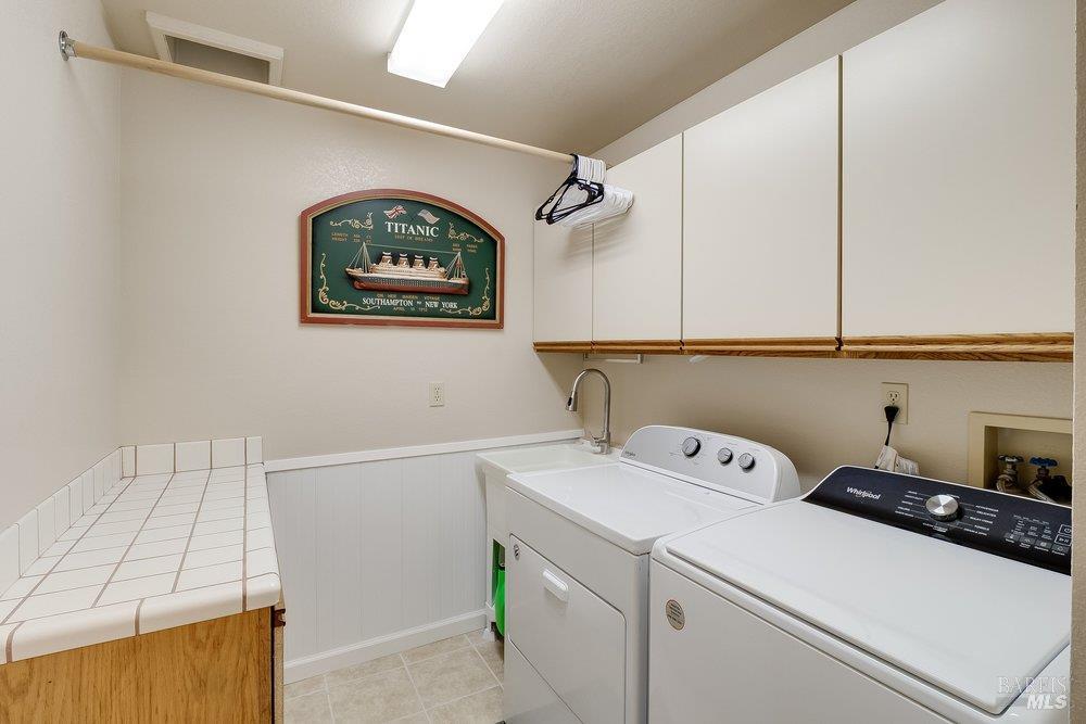 Detail Gallery Image 10 of 42 For 648 E J St, Benicia,  CA 94510 - 4 Beds | 3 Baths