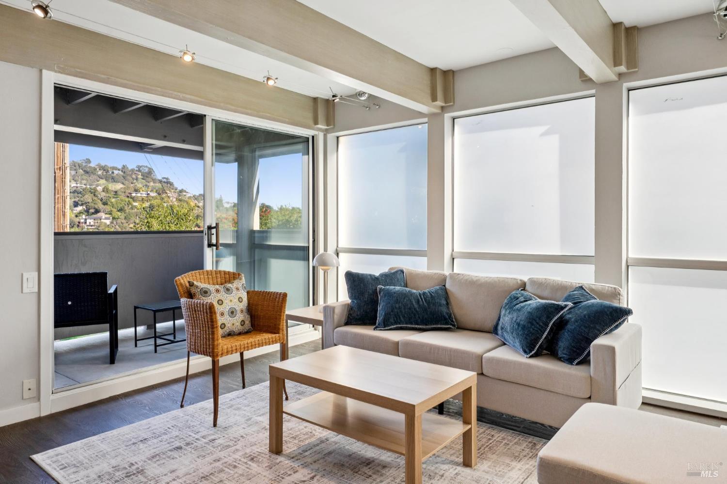 Detail Gallery Image 14 of 38 For 320 via Casitas Unkn #109,  Greenbrae,  CA 94904 - 3 Beds | 2 Baths