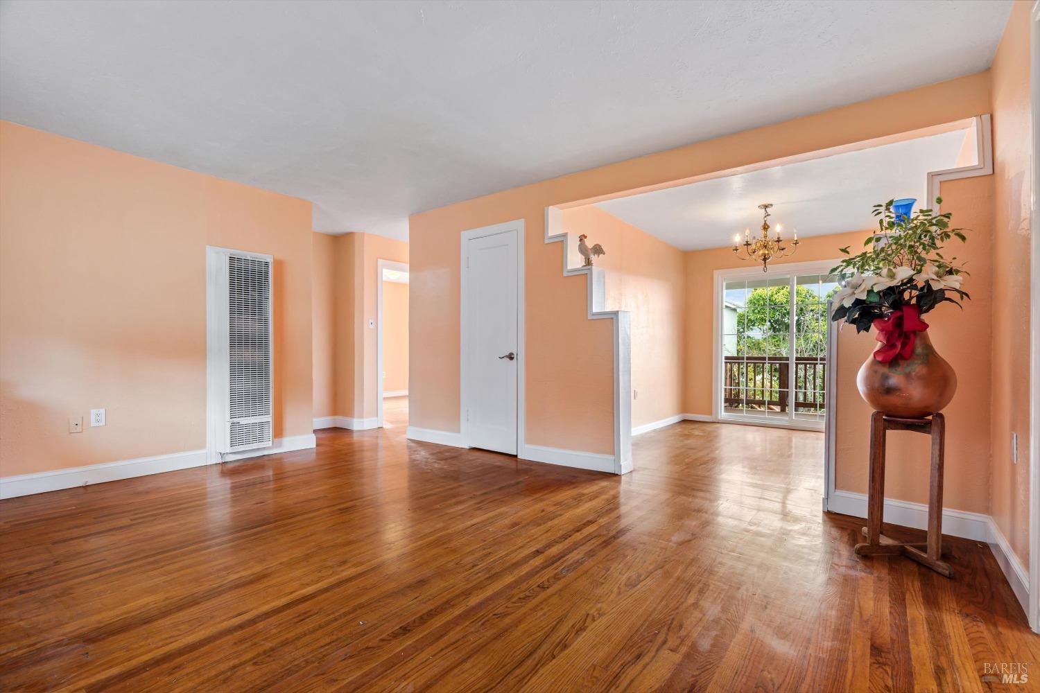 Detail Gallery Image 6 of 14 For 706 Porter St, Vallejo,  CA 94590 - 4 Beds | 2/1 Baths