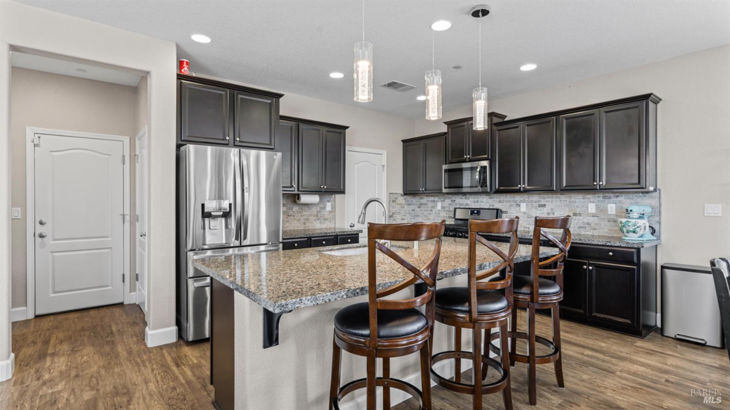 Detail Gallery Image 12 of 38 For 626 Sitka Dr, Vacaville,  CA 95687 - 4 Beds | 3 Baths