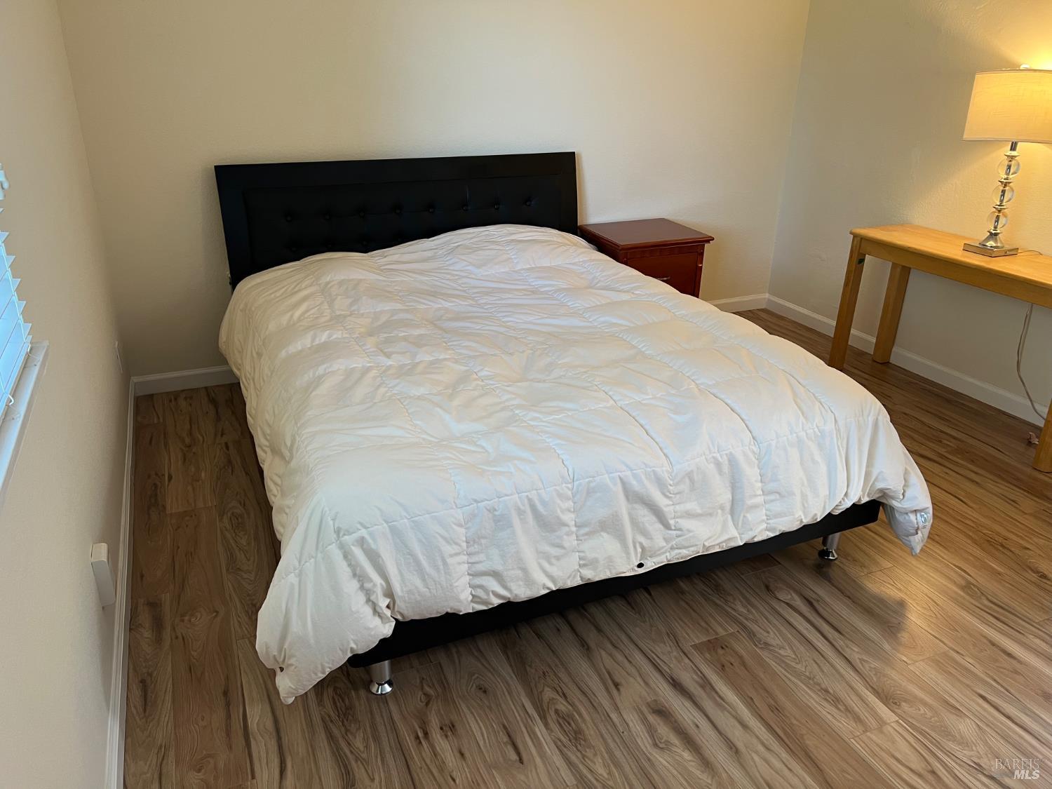 Detail Gallery Image 14 of 20 For 660 Berkshire Dr, Dixon,  CA 95620 - 4 Beds | 2/1 Baths