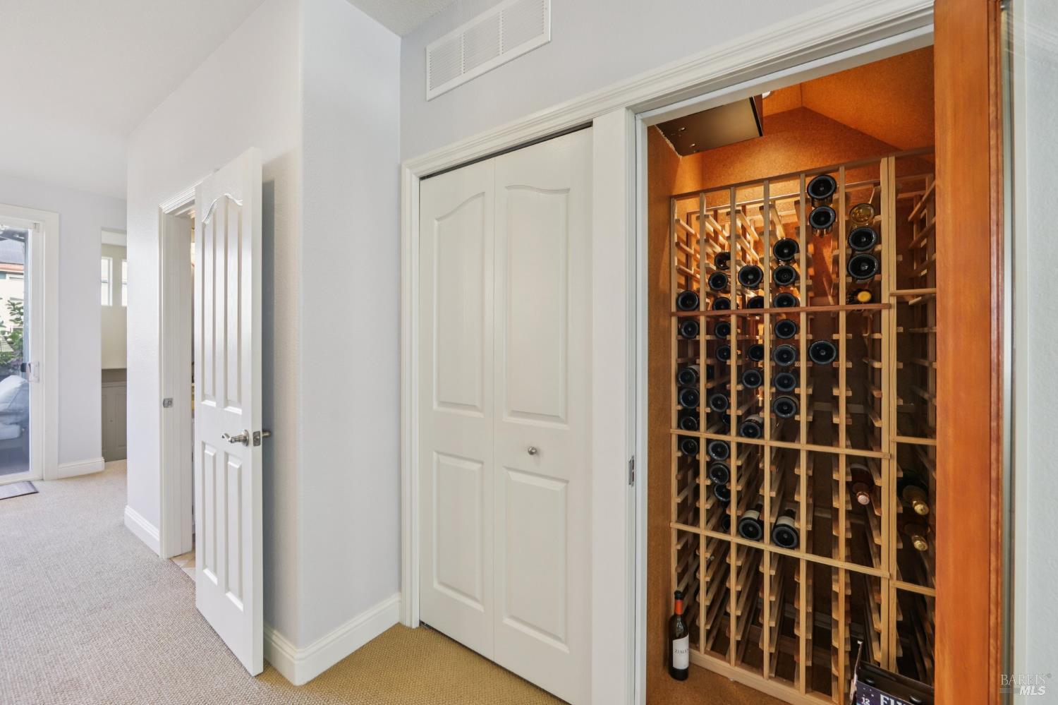 Detail Gallery Image 11 of 40 For 125 Johnson St, Windsor,  CA 95492 - 3 Beds | 2/1 Baths