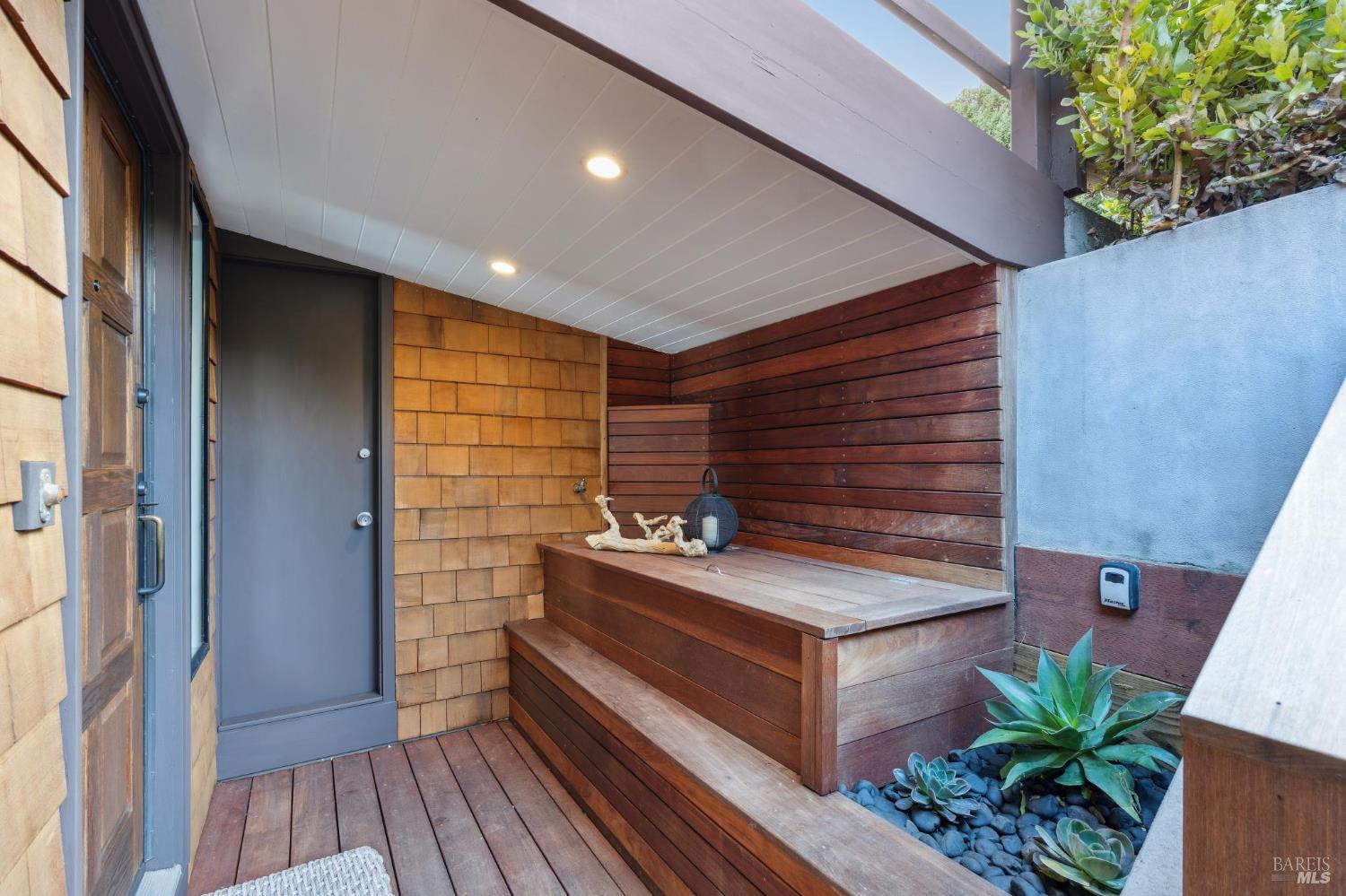 Detail Gallery Image 7 of 60 For 132 Sugarloaf Dr, Tiburon,  CA 94920 - 3 Beds | 2 Baths