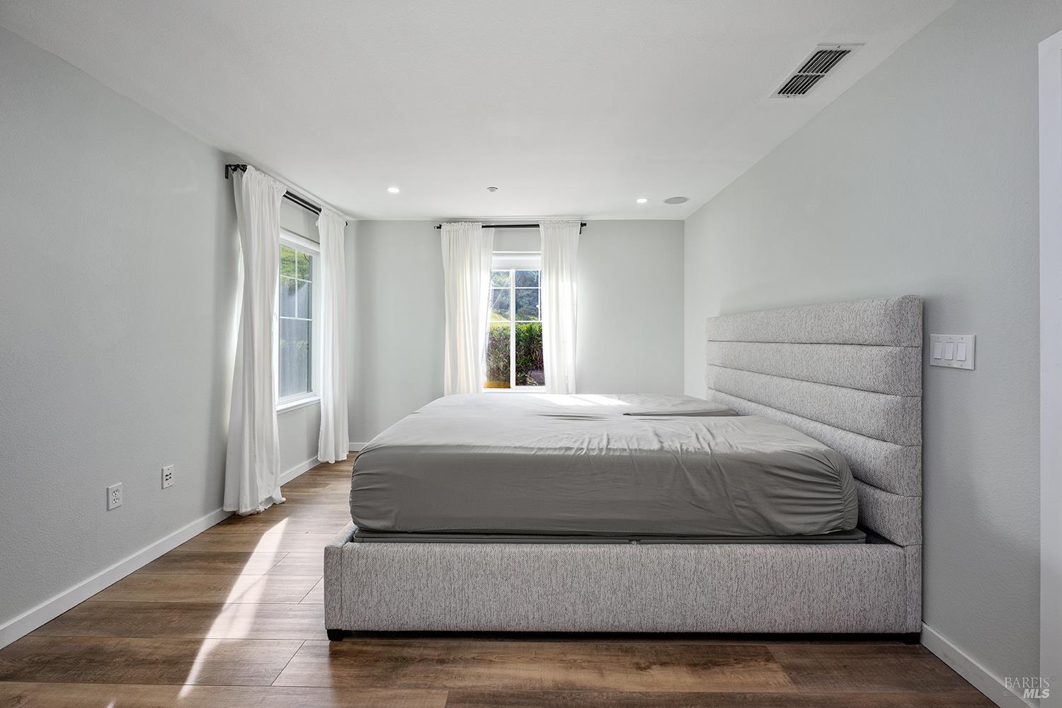 Detail Gallery Image 24 of 32 For 117 Captain Nurse Cir, Novato,  CA 94949 - 2 Beds | 2 Baths