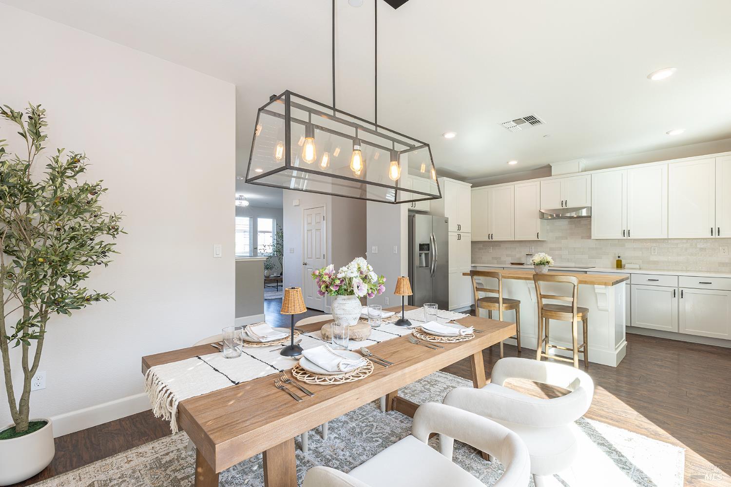 Detail Gallery Image 20 of 57 For 417 Jacquelyn Ln, Petaluma,  CA 94952 - 3 Beds | 2/1 Baths