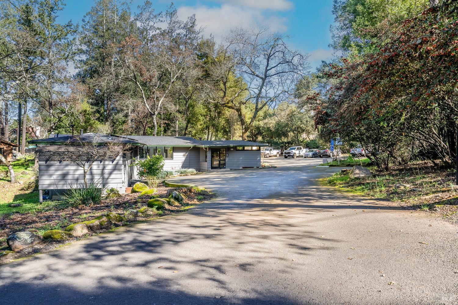 Detail Gallery Image 4 of 35 For 4010 Montecito Ave, Santa Rosa,  CA 95404 - – Beds | – Baths