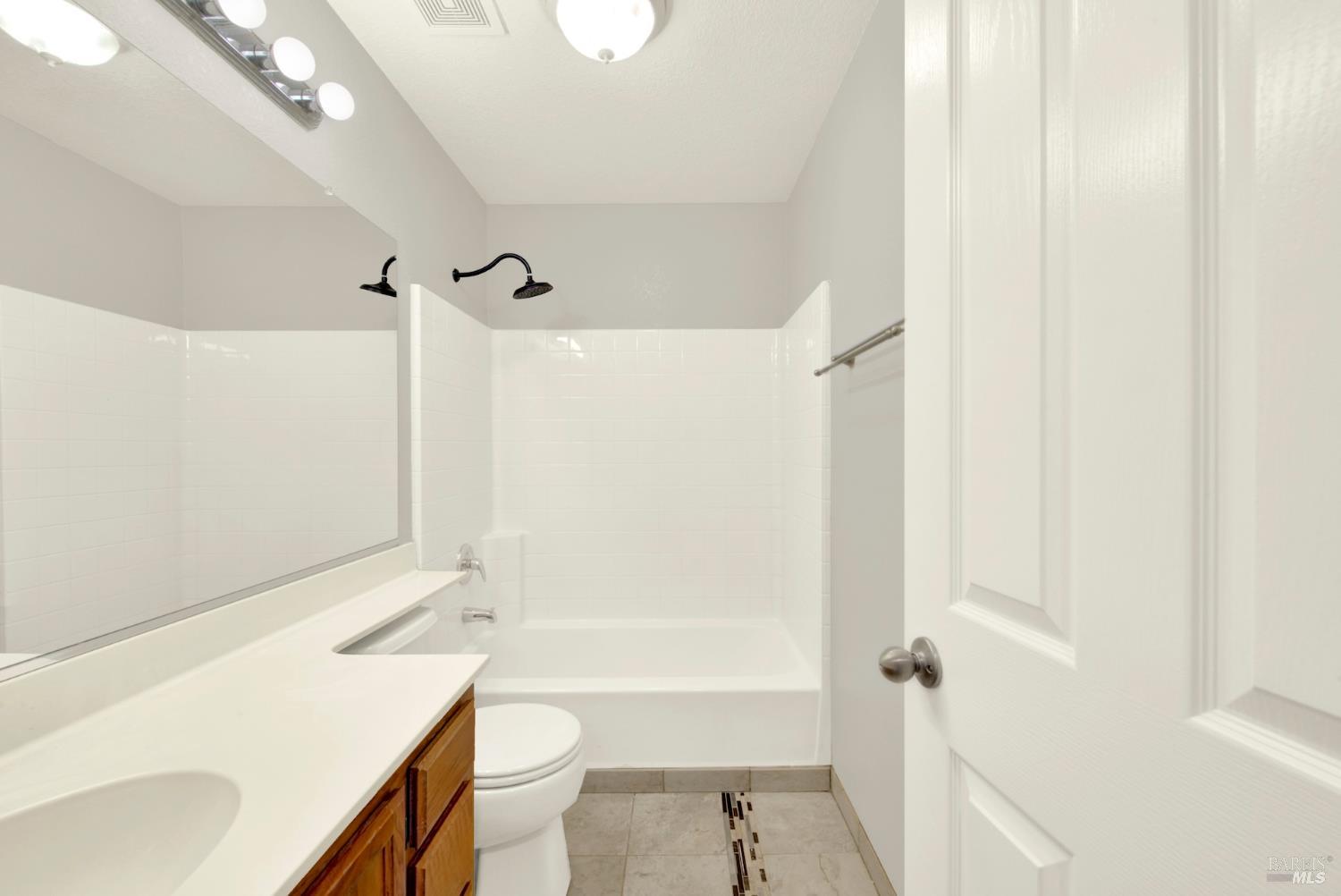 Detail Gallery Image 21 of 37 For 702 Racoon Ct, Fairfield,  CA 94533 - 3 Beds | 2/1 Baths