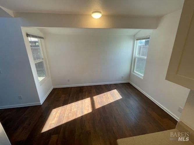 Detail Gallery Image 7 of 22 For 935 W 8th St, Santa Rosa,  CA 95401 - 4 Beds | 2 Baths