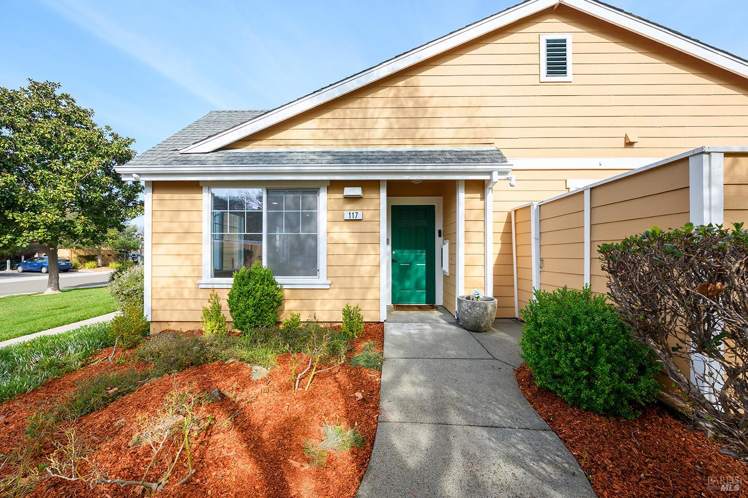 Detail Gallery Image 5 of 32 For 117 Captain Nurse Cir, Novato,  CA 94949 - 2 Beds | 2 Baths