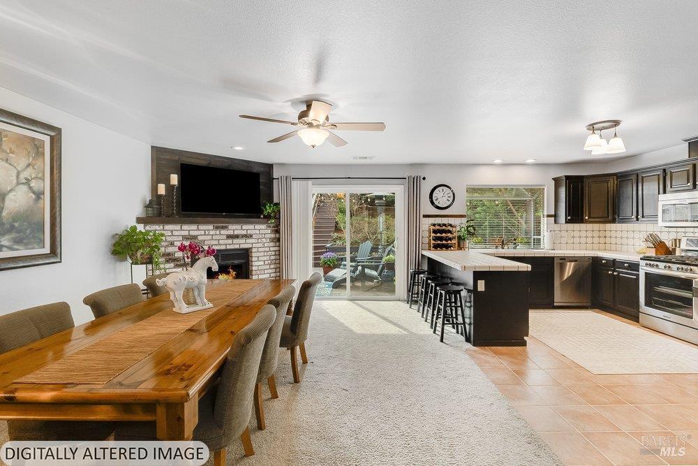 Detail Gallery Image 14 of 42 For 648 E J St, Benicia,  CA 94510 - 4 Beds | 3 Baths