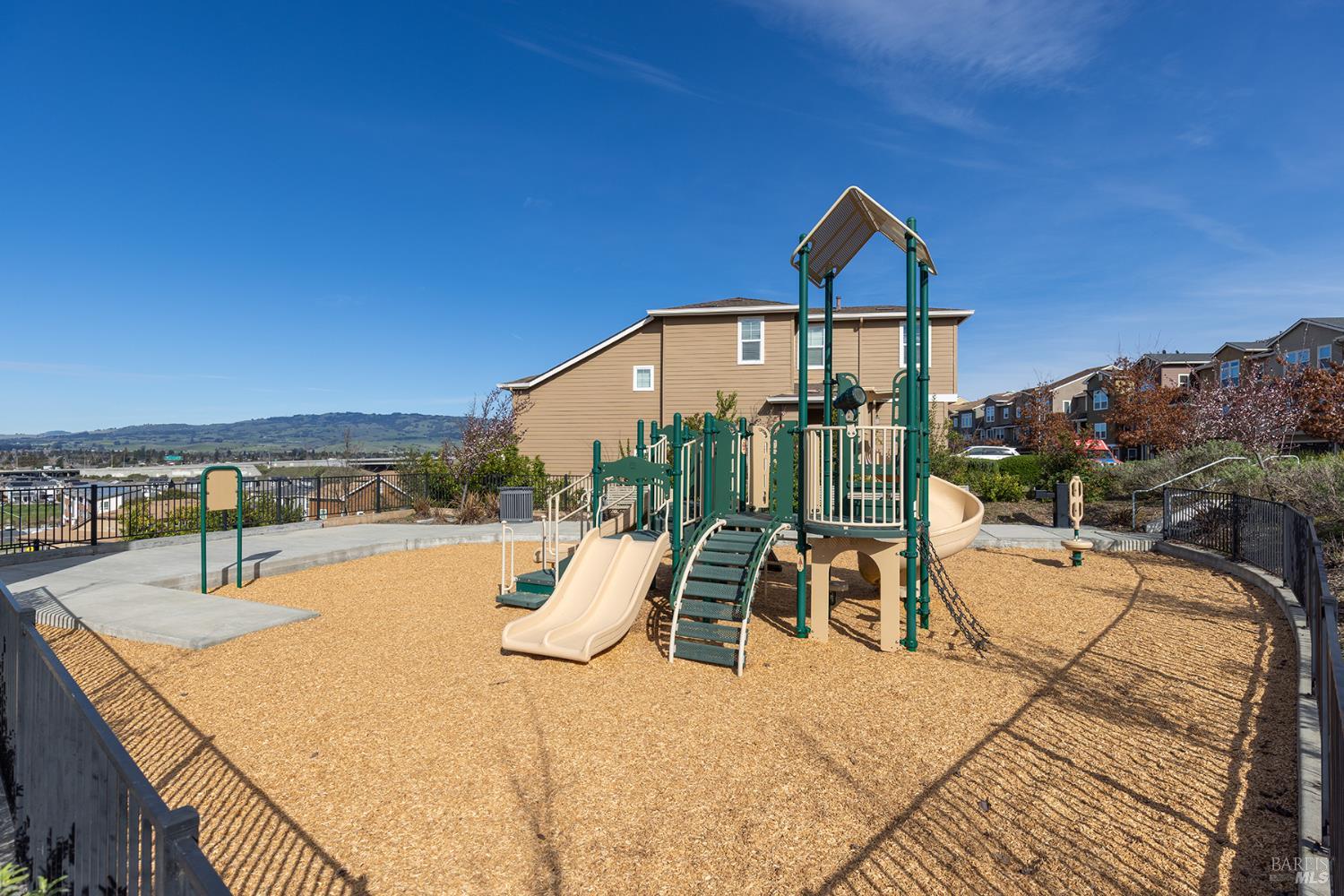 Detail Gallery Image 48 of 57 For 417 Jacquelyn Ln, Petaluma,  CA 94952 - 3 Beds | 2/1 Baths