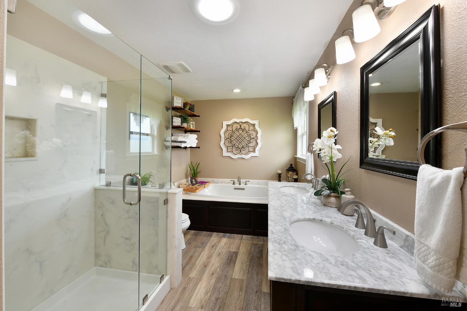 Detail Gallery Image 19 of 29 For 4782 Hall Rd, Santa Rosa,  CA 95401 - 3 Beds | 2/1 Baths