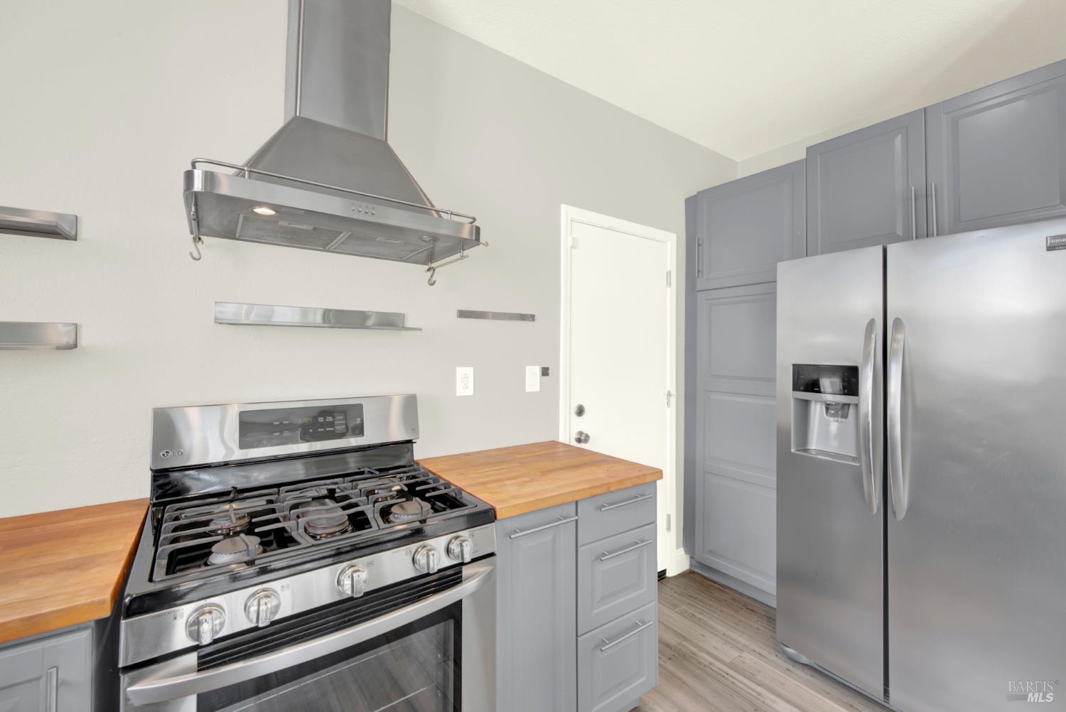 Detail Gallery Image 14 of 37 For 702 Racoon Ct, Fairfield,  CA 94533 - 3 Beds | 2/1 Baths