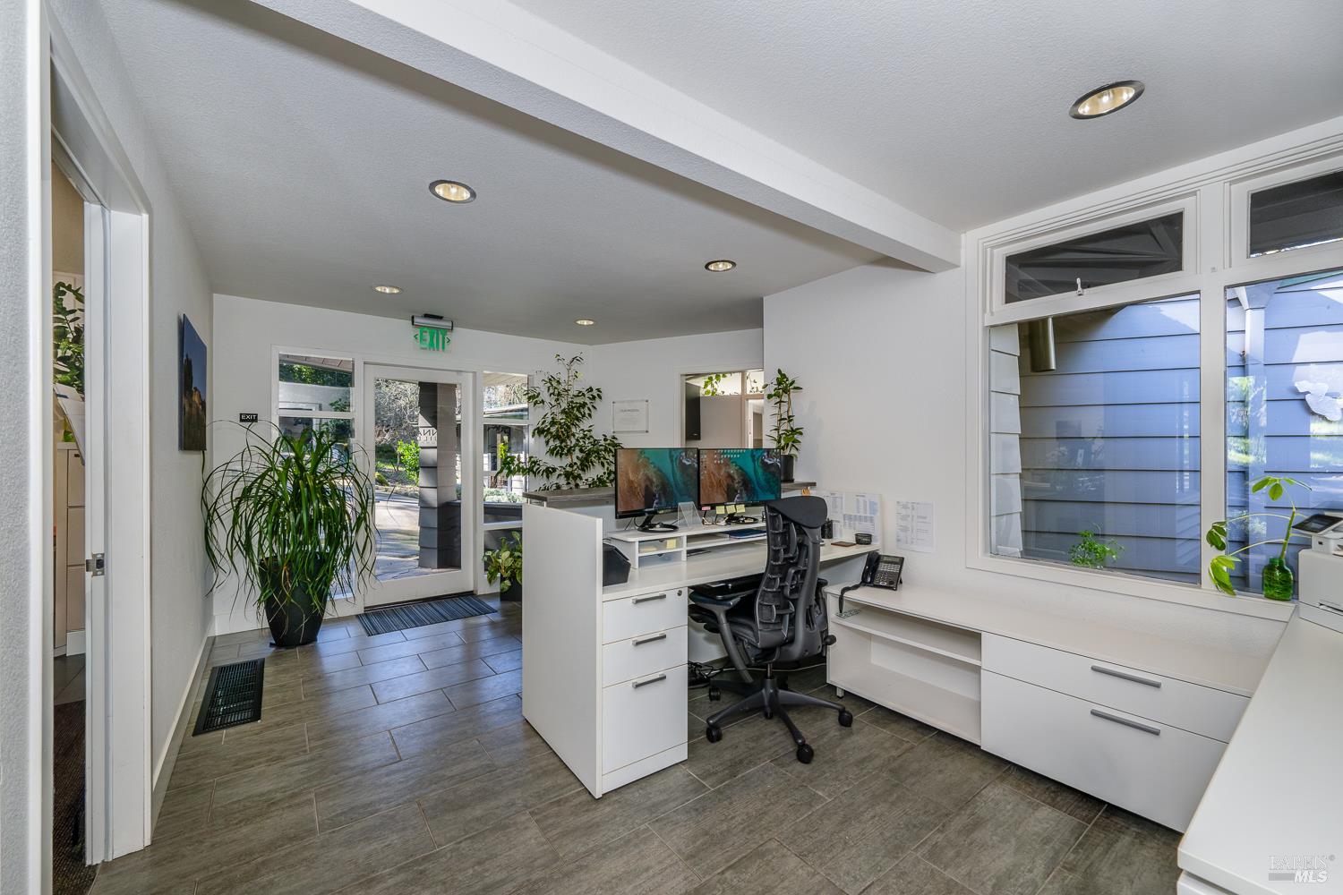 Detail Gallery Image 10 of 35 For 4010 Montecito Ave, Santa Rosa,  CA 95404 - – Beds | – Baths