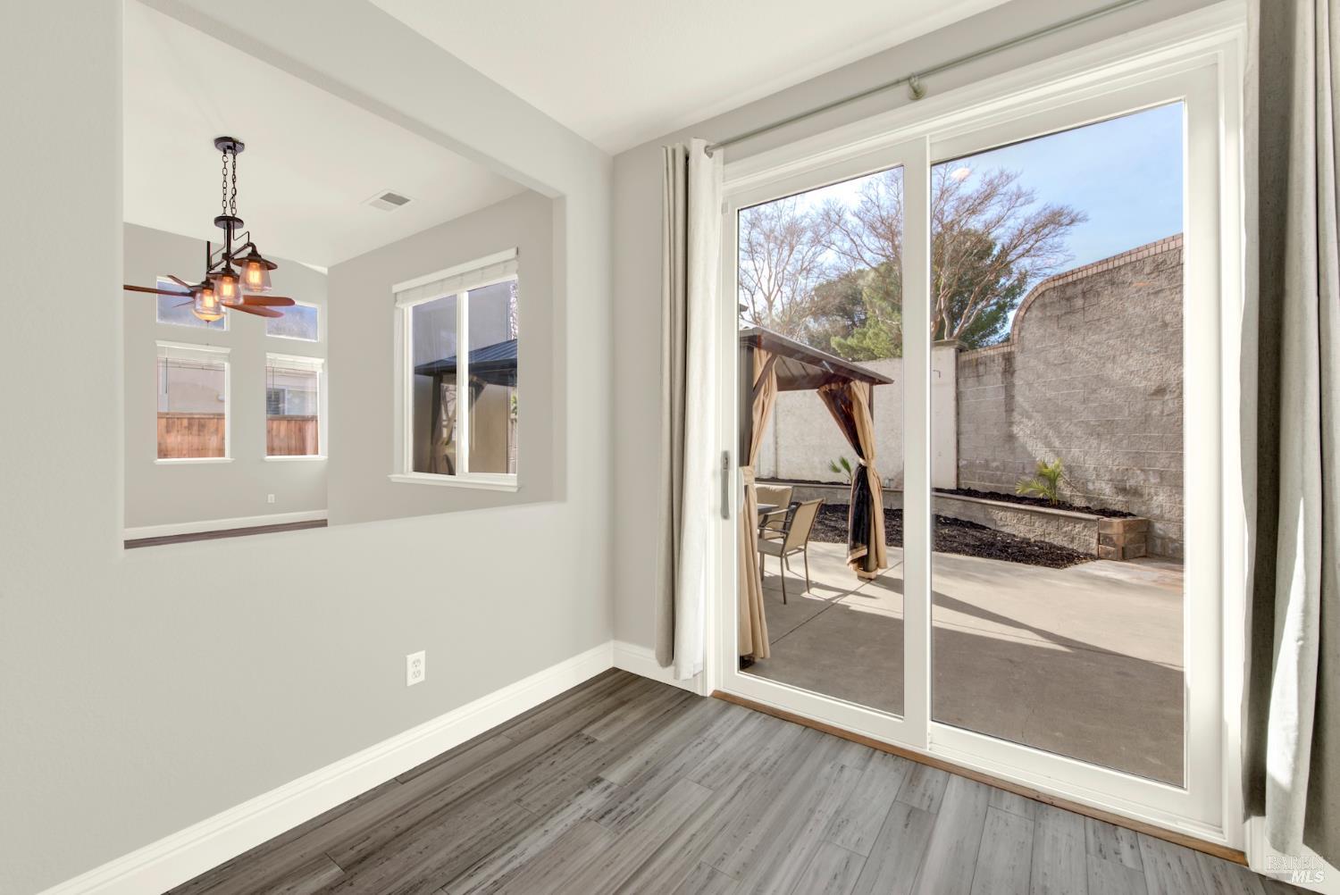 Detail Gallery Image 15 of 37 For 702 Racoon Ct, Fairfield,  CA 94533 - 3 Beds | 2/1 Baths