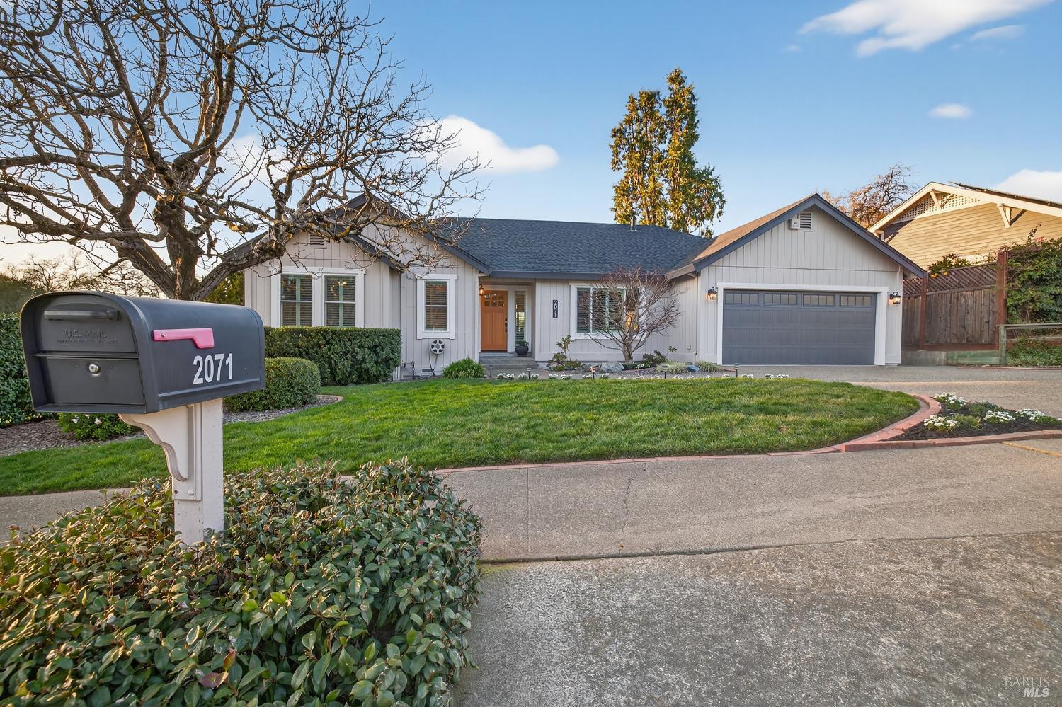 Detail Gallery Image 5 of 53 For 2071 Mount Olive Dr, Santa Rosa,  CA 95404 - 3 Beds | 2 Baths