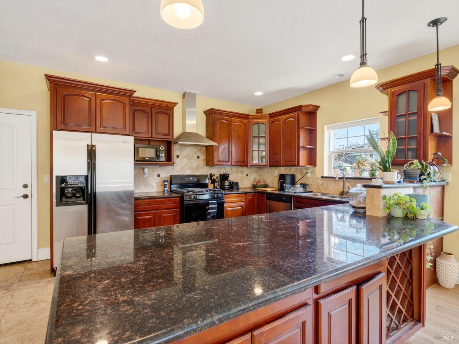 Detail Gallery Image 4 of 53 For 605 Redwood Ave, Ukiah,  CA 95482 - 4 Beds | 2/1 Baths