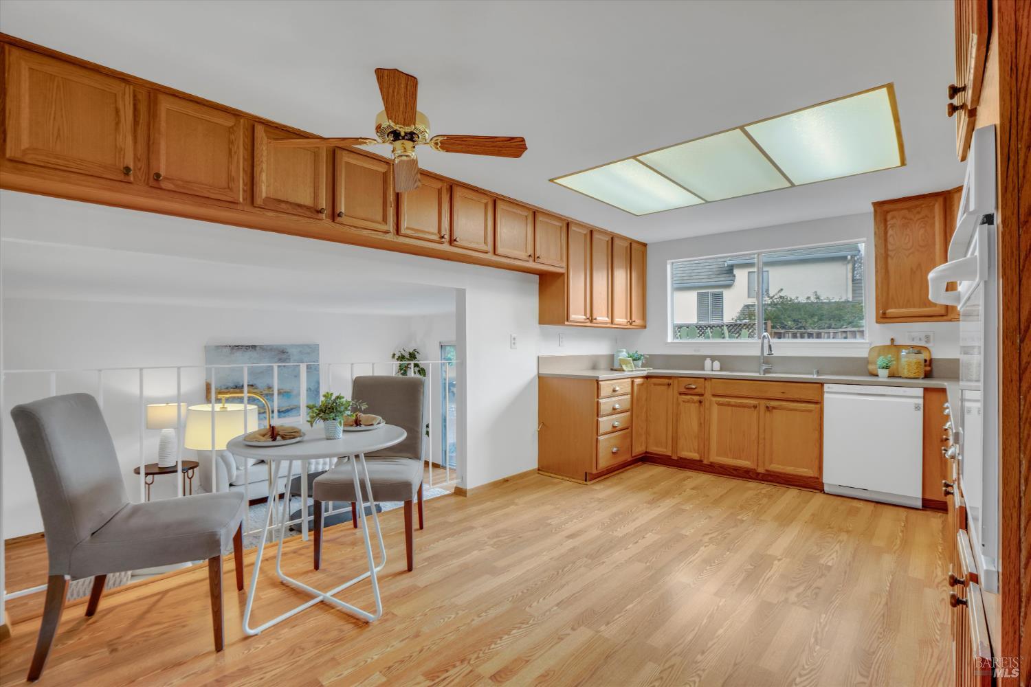 Detail Gallery Image 11 of 36 For 4497 Wildberry Ct, Concord,  CA 94521 - 4 Beds | 3 Baths