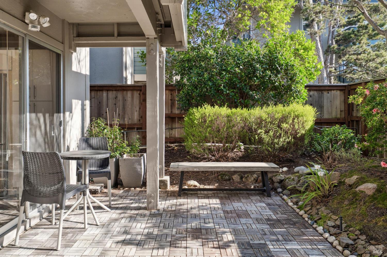 Detail Gallery Image 2 of 38 For 320 via Casitas Unkn #109,  Greenbrae,  CA 94904 - 3 Beds | 2 Baths