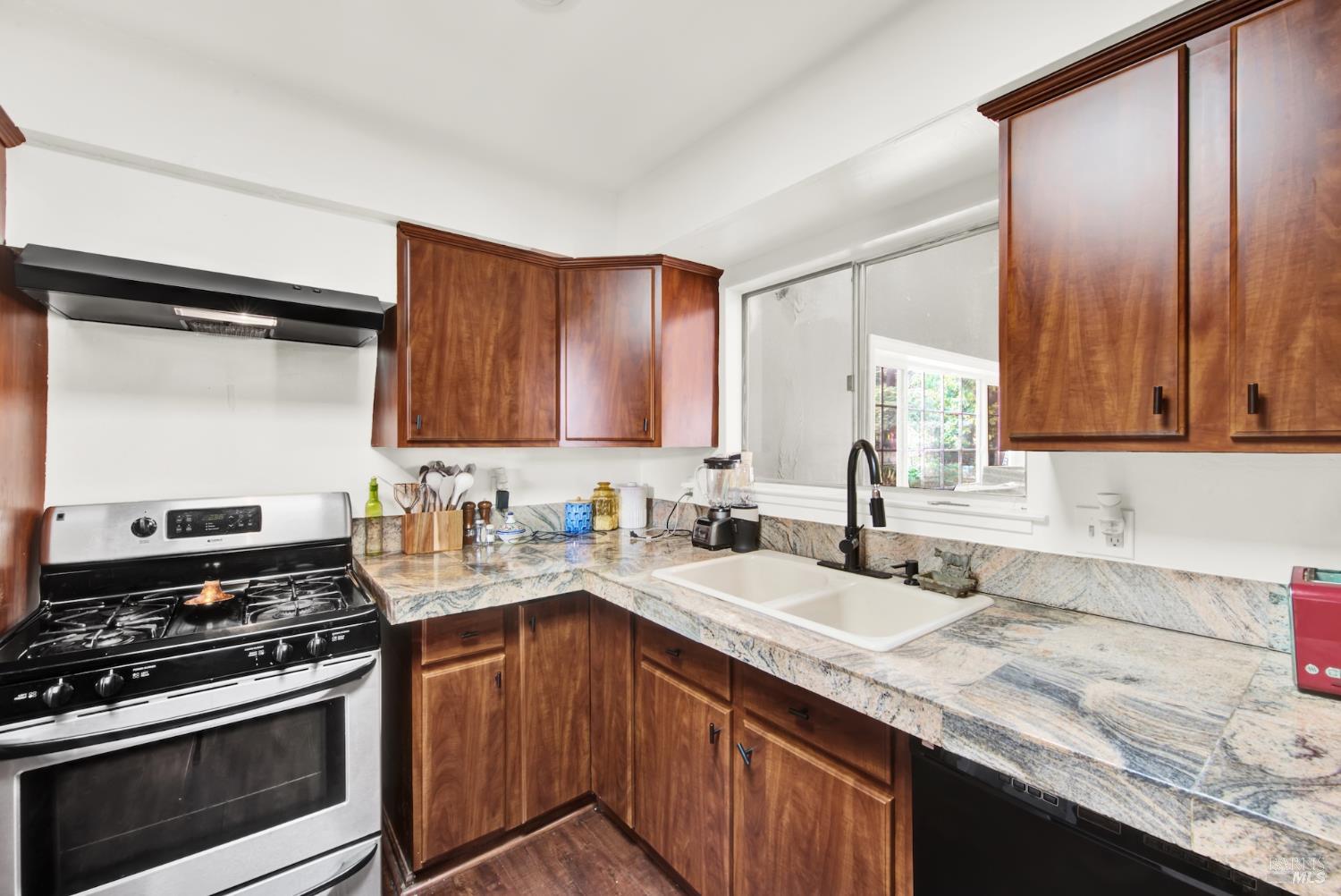 Detail Gallery Image 30 of 57 For 620 Walnut Ave, Vacaville,  CA 95688 - 4 Beds | 3 Baths