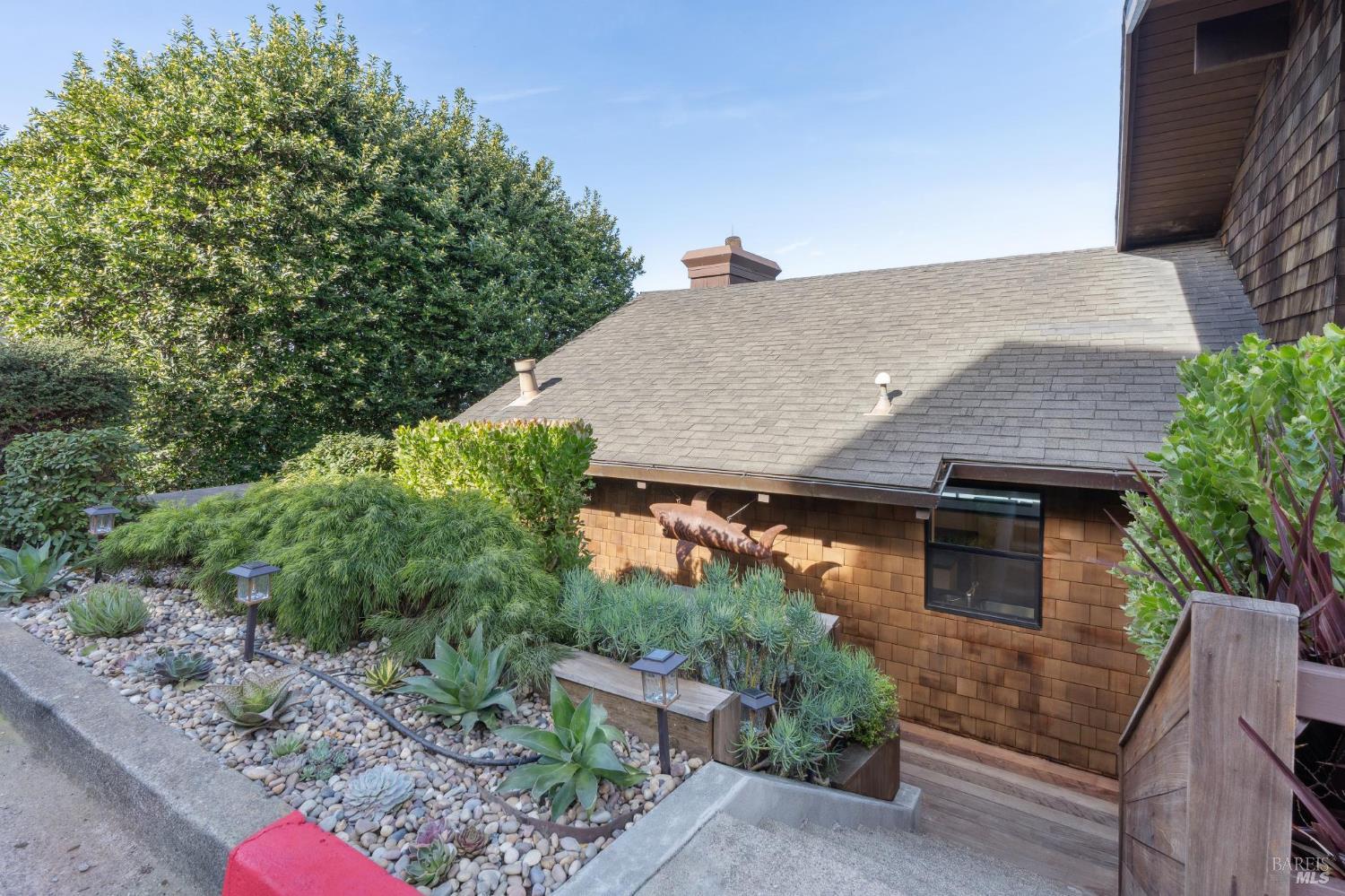 Detail Gallery Image 5 of 60 For 132 Sugarloaf Dr, Tiburon,  CA 94920 - 3 Beds | 2 Baths