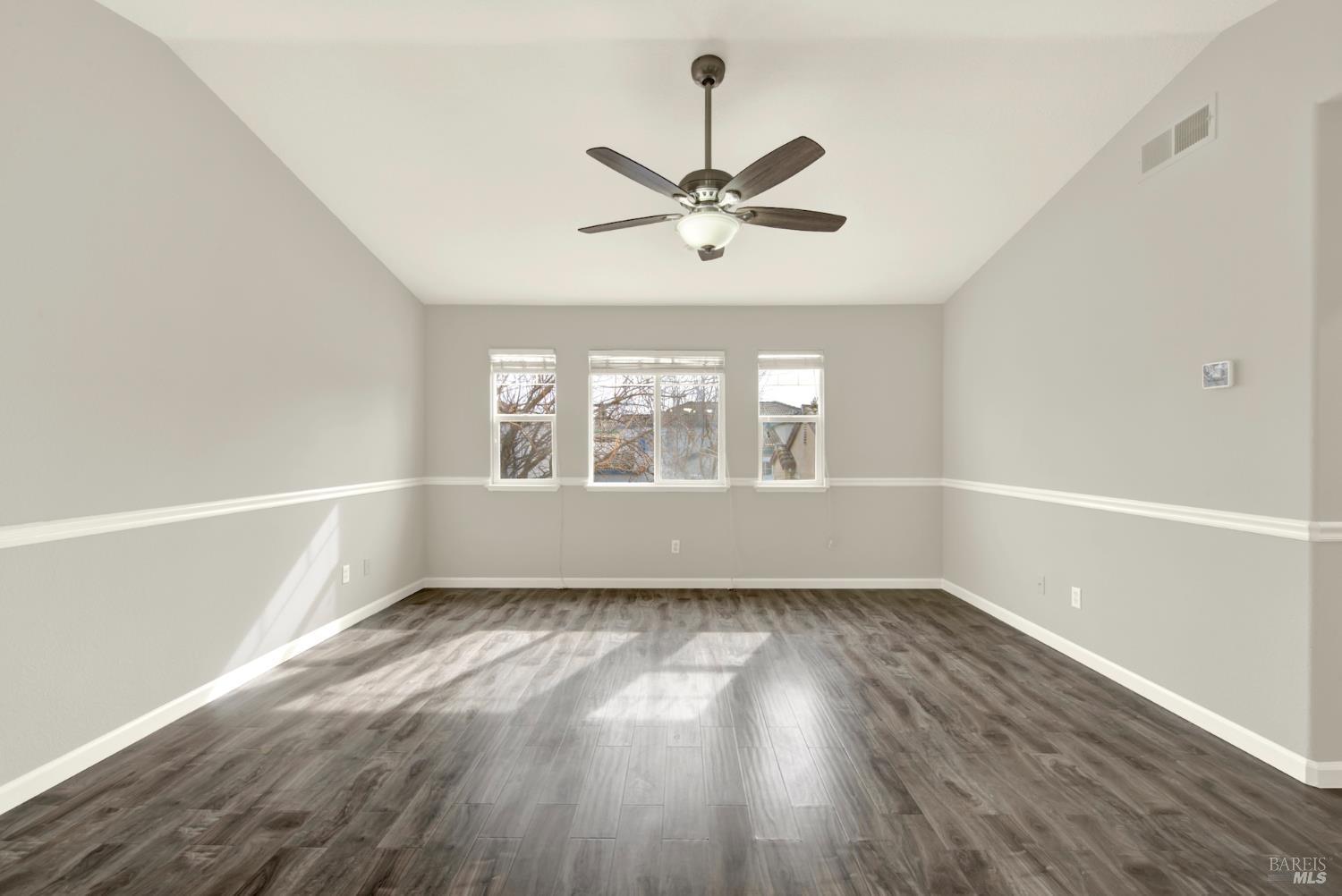 Detail Gallery Image 24 of 37 For 702 Racoon Ct, Fairfield,  CA 94533 - 3 Beds | 2/1 Baths