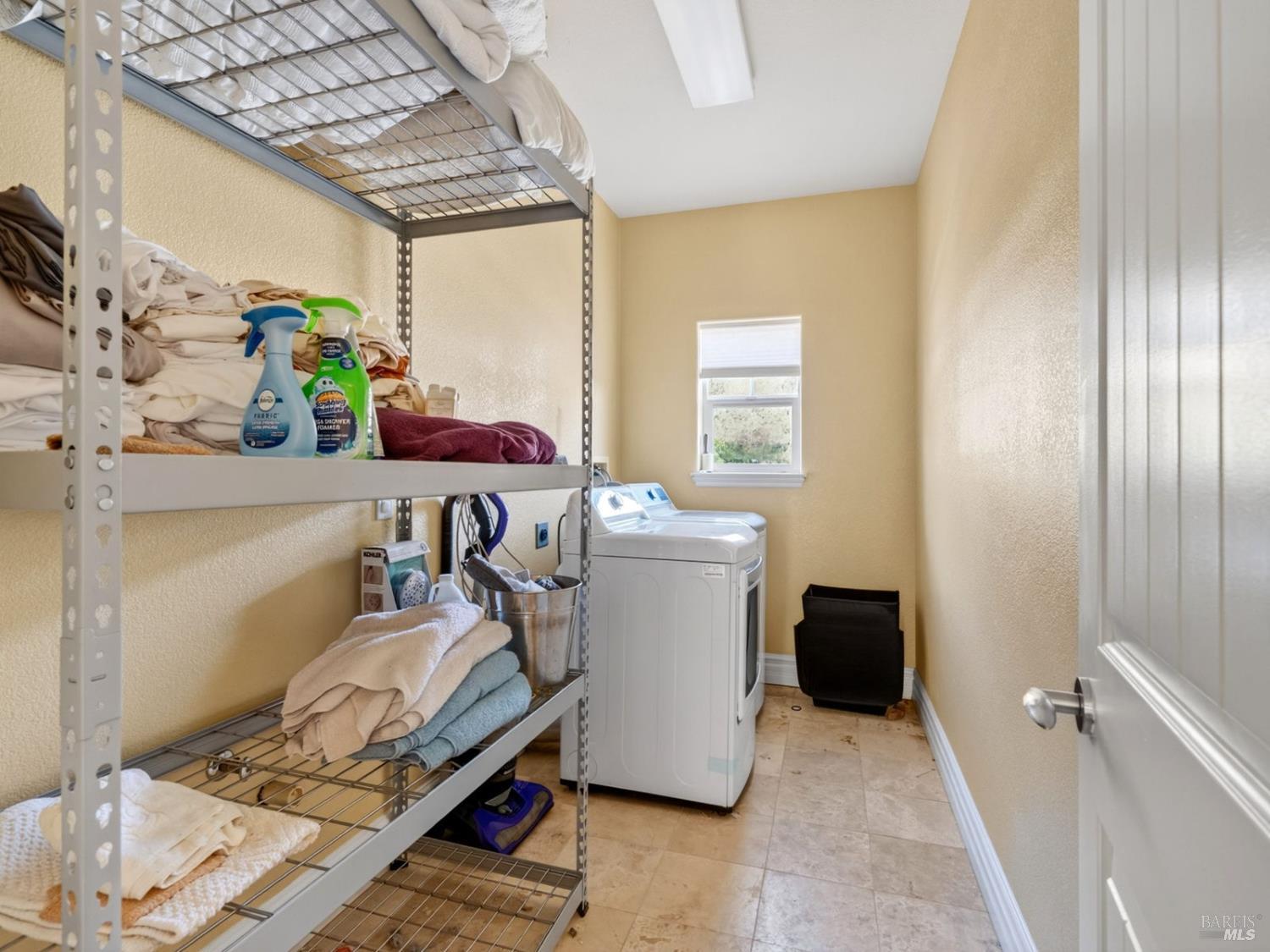 Detail Gallery Image 17 of 53 For 605 Redwood Ave, Ukiah,  CA 95482 - 4 Beds | 2/1 Baths