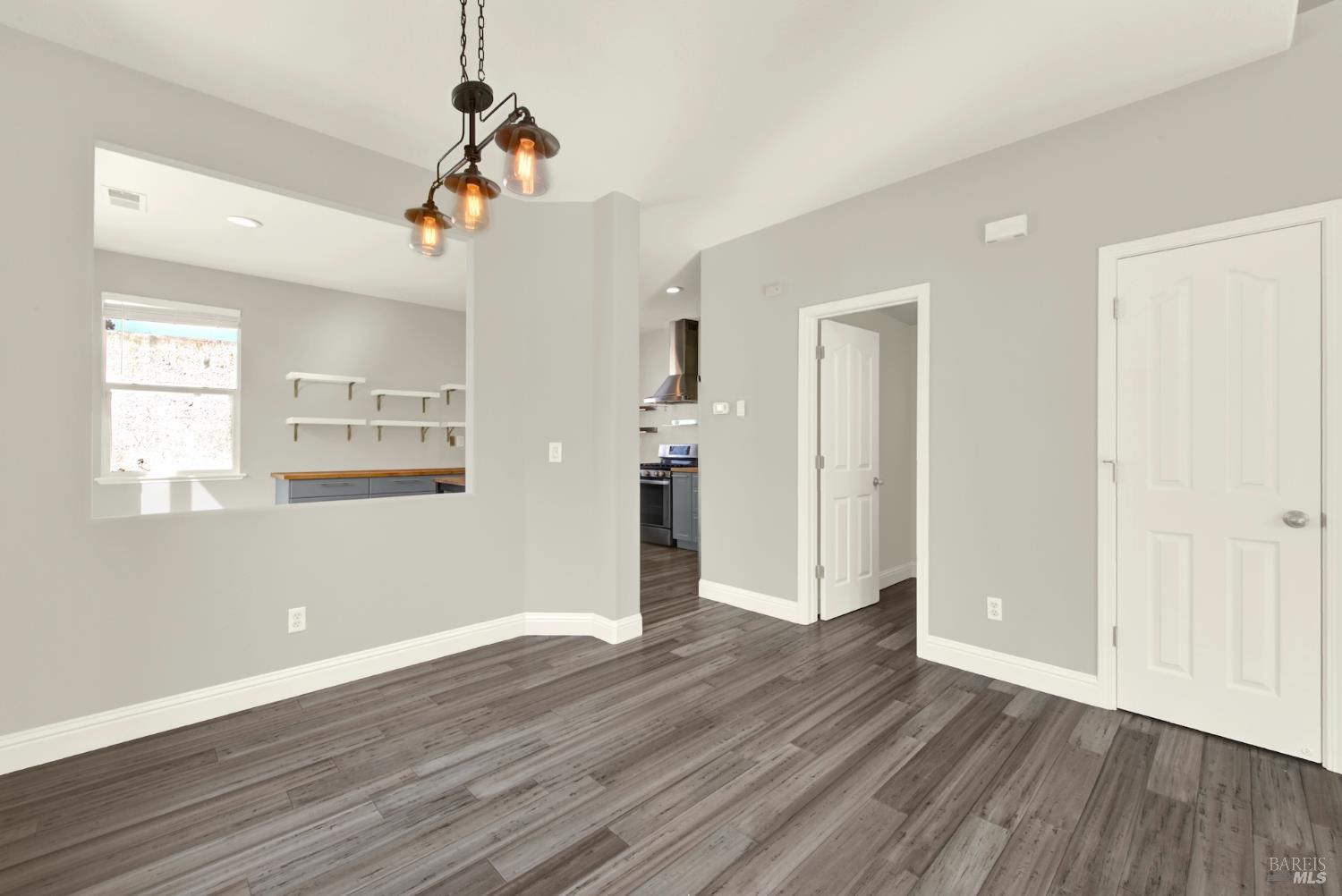 Detail Gallery Image 9 of 37 For 702 Racoon Ct, Fairfield,  CA 94533 - 3 Beds | 2/1 Baths