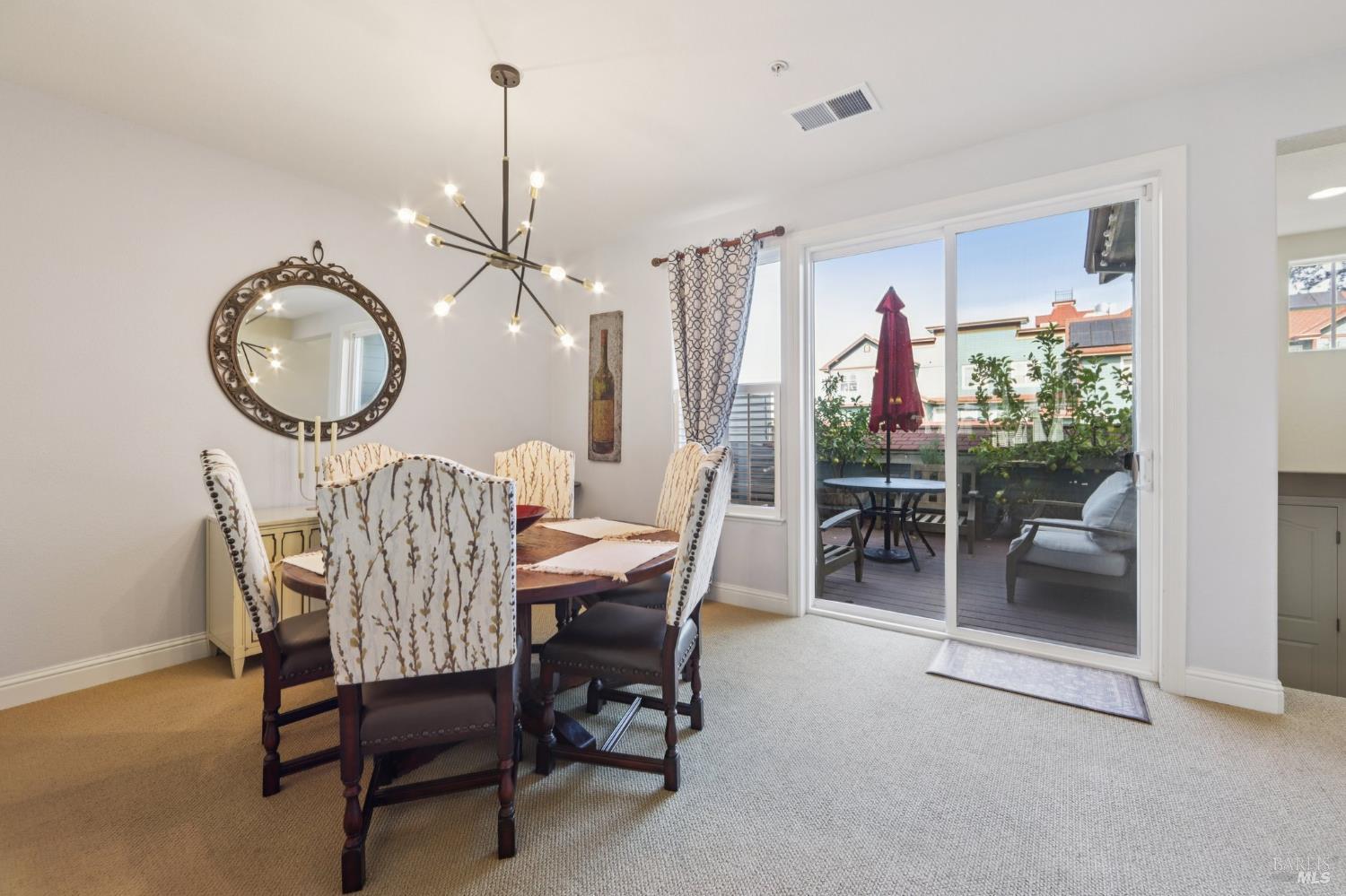 Detail Gallery Image 6 of 40 For 125 Johnson St, Windsor,  CA 95492 - 3 Beds | 2/1 Baths