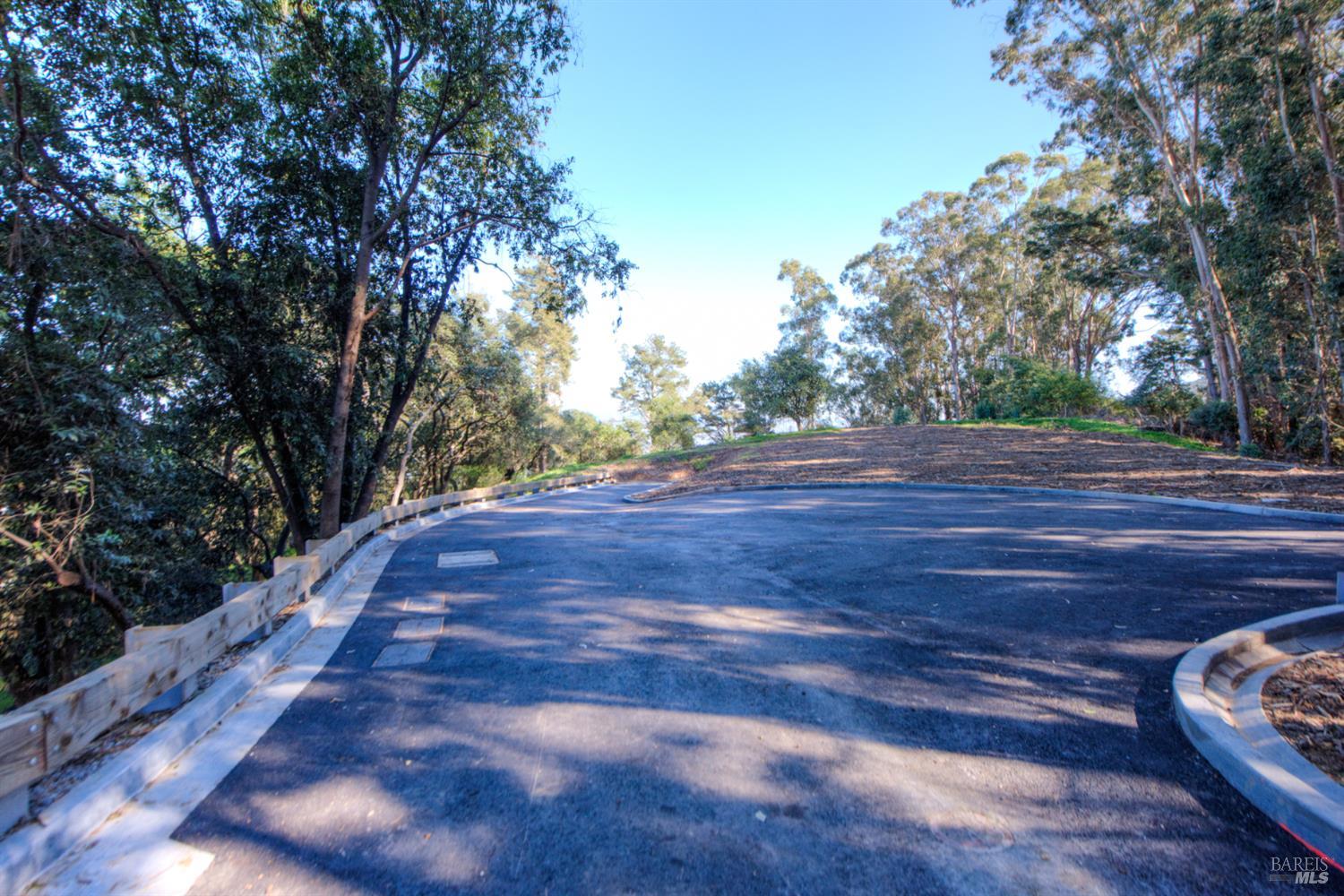 Detail Gallery Image 13 of 33 For 2800 Paradise Dr, Tiburon,  CA 94920 - – Beds | – Baths