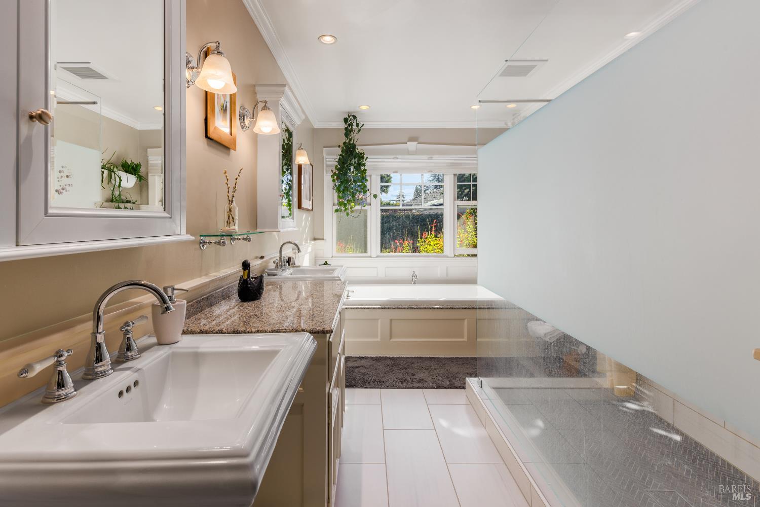 Detail Gallery Image 11 of 20 For 200 Alderbrook Dr, Santa Rosa,  CA 95405 - 4 Beds | 3/1 Baths