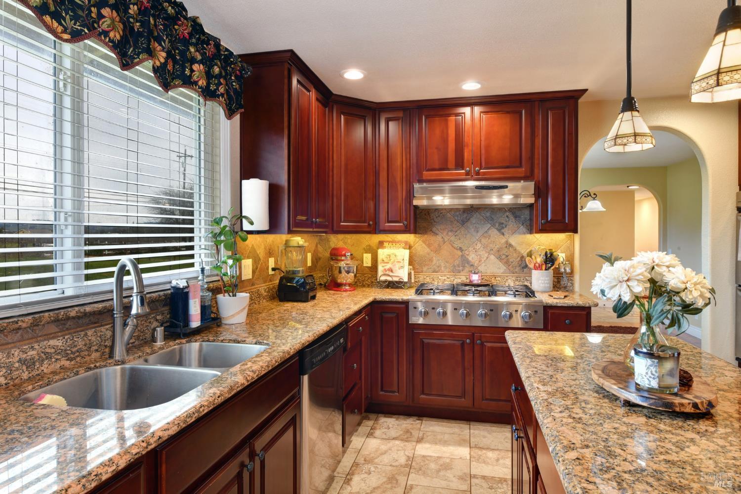 Detail Gallery Image 13 of 29 For 4782 Hall Rd, Santa Rosa,  CA 95401 - 3 Beds | 2/1 Baths