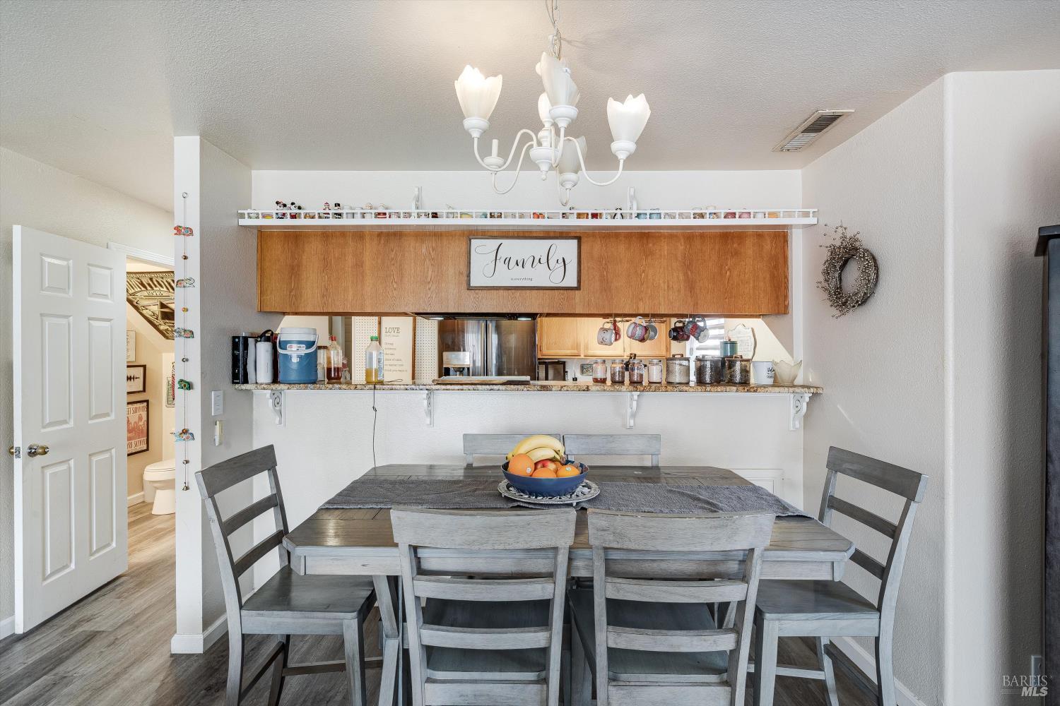 Detail Gallery Image 32 of 44 For 590 Laurel Grove Cir, Santa Rosa,  CA 95407 - 2 Beds | 2/1 Baths