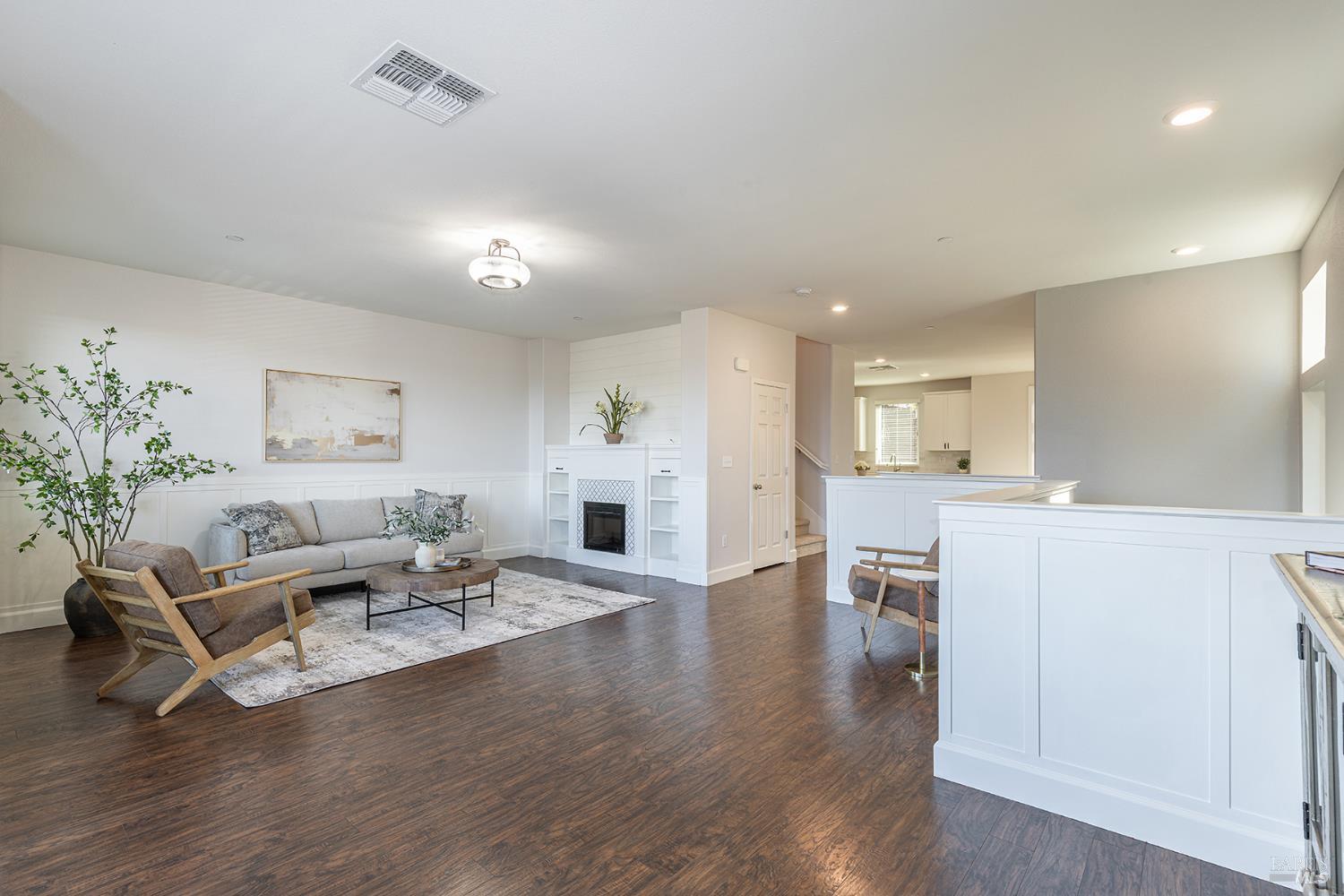 Detail Gallery Image 3 of 57 For 417 Jacquelyn Ln, Petaluma,  CA 94952 - 3 Beds | 2/1 Baths