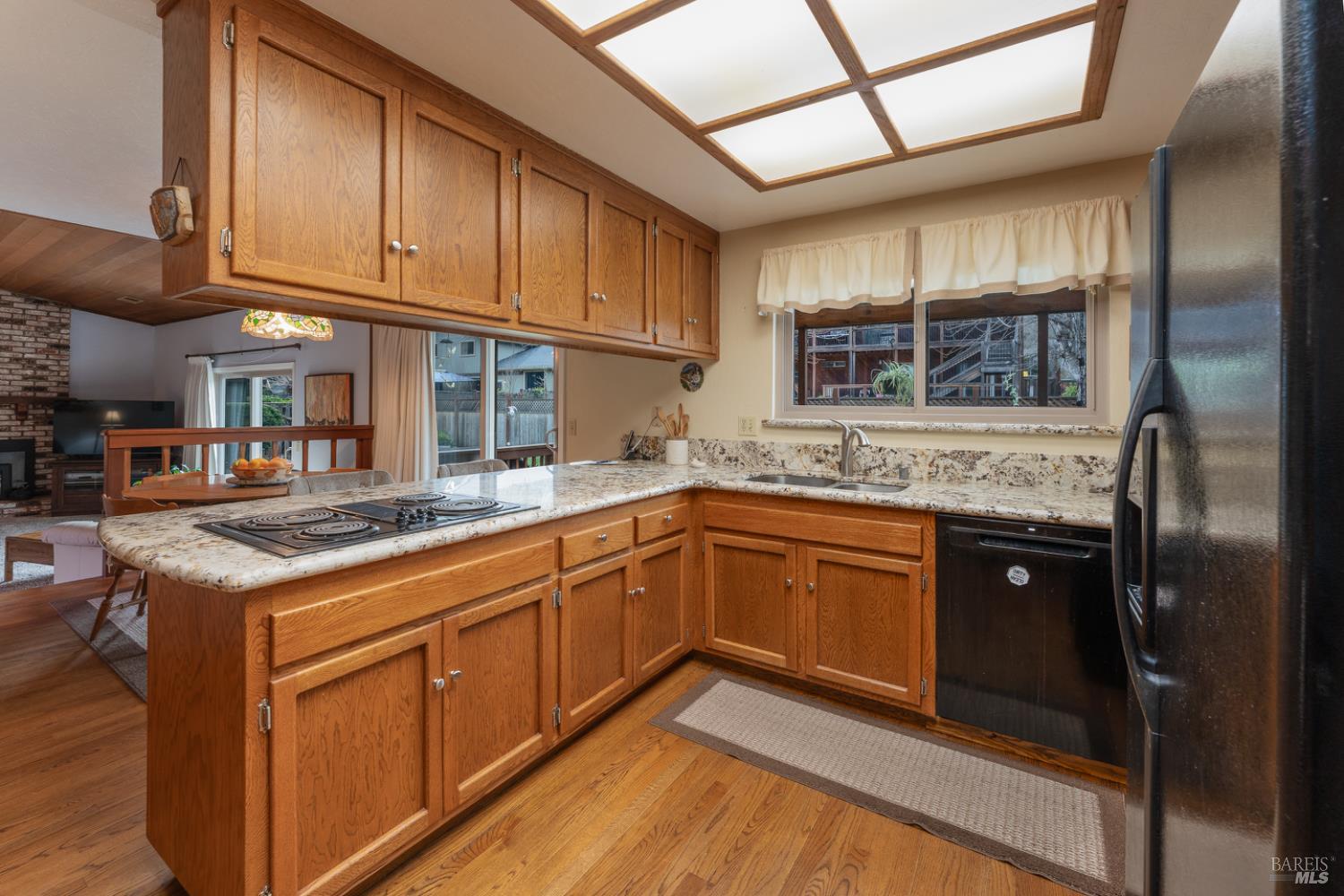 Detail Gallery Image 6 of 34 For 550 Baywood Ct, Ukiah,  CA 95482 - 3 Beds | 2/1 Baths