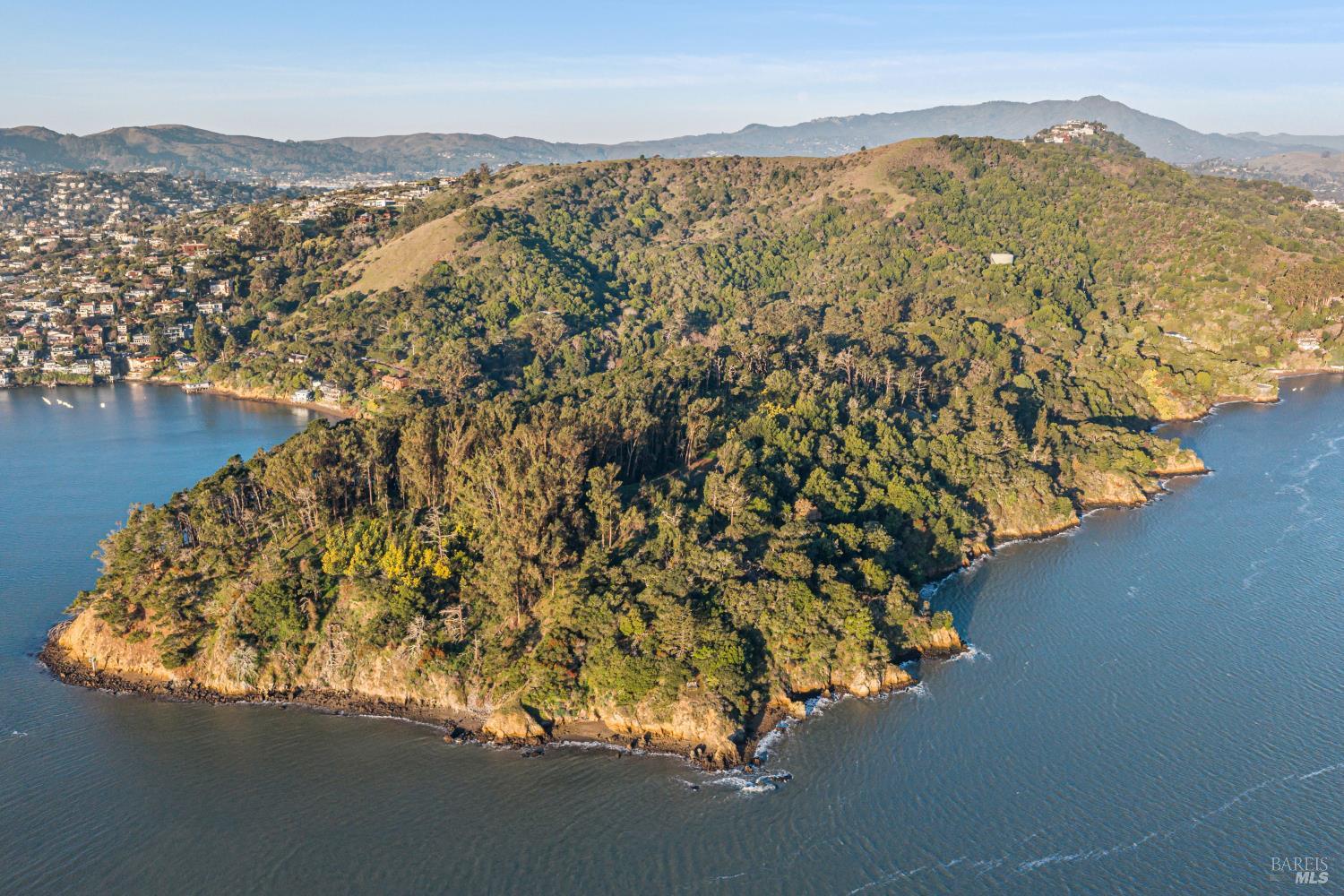 Detail Gallery Image 6 of 33 For 2800 Paradise Dr, Tiburon,  CA 94920 - – Beds | – Baths