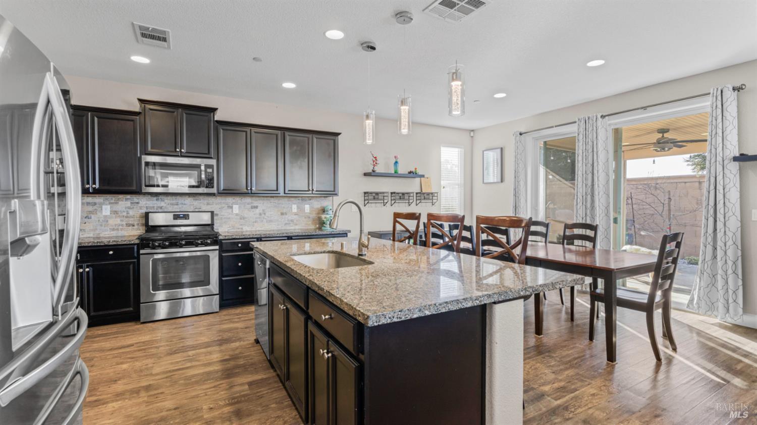 Detail Gallery Image 11 of 38 For 626 Sitka Dr, Vacaville,  CA 95687 - 4 Beds | 3 Baths