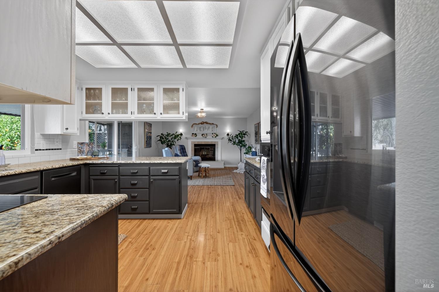 Detail Gallery Image 13 of 53 For 2071 Mount Olive Dr, Santa Rosa,  CA 95404 - 3 Beds | 2 Baths