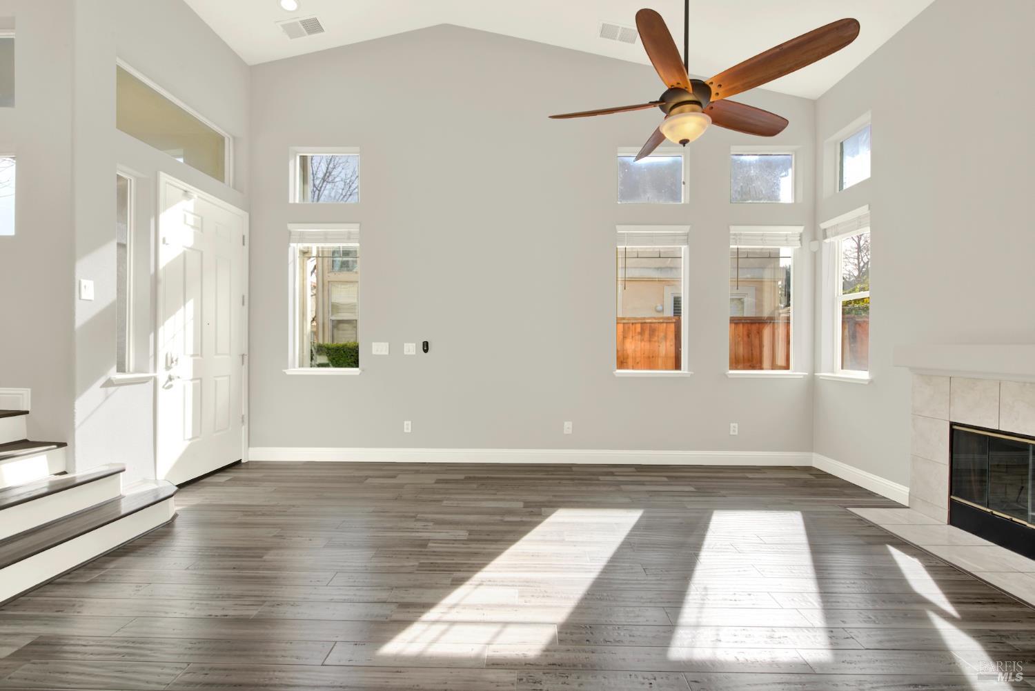 Detail Gallery Image 7 of 37 For 702 Racoon Ct, Fairfield,  CA 94533 - 3 Beds | 2/1 Baths