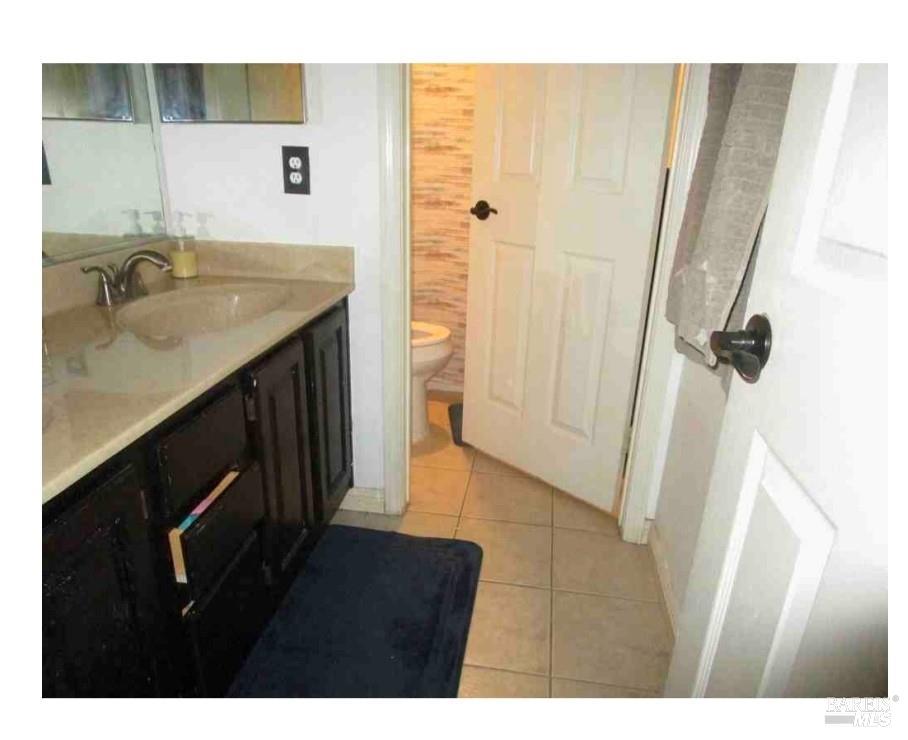 Detail Gallery Image 15 of 49 For 875 Christine Dr, Vacaville,  CA 95687 - 5 Beds | 3 Baths