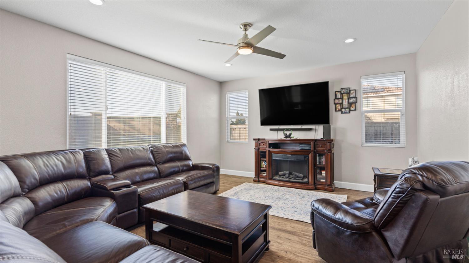 Detail Gallery Image 8 of 38 For 626 Sitka Dr, Vacaville,  CA 95687 - 4 Beds | 3 Baths