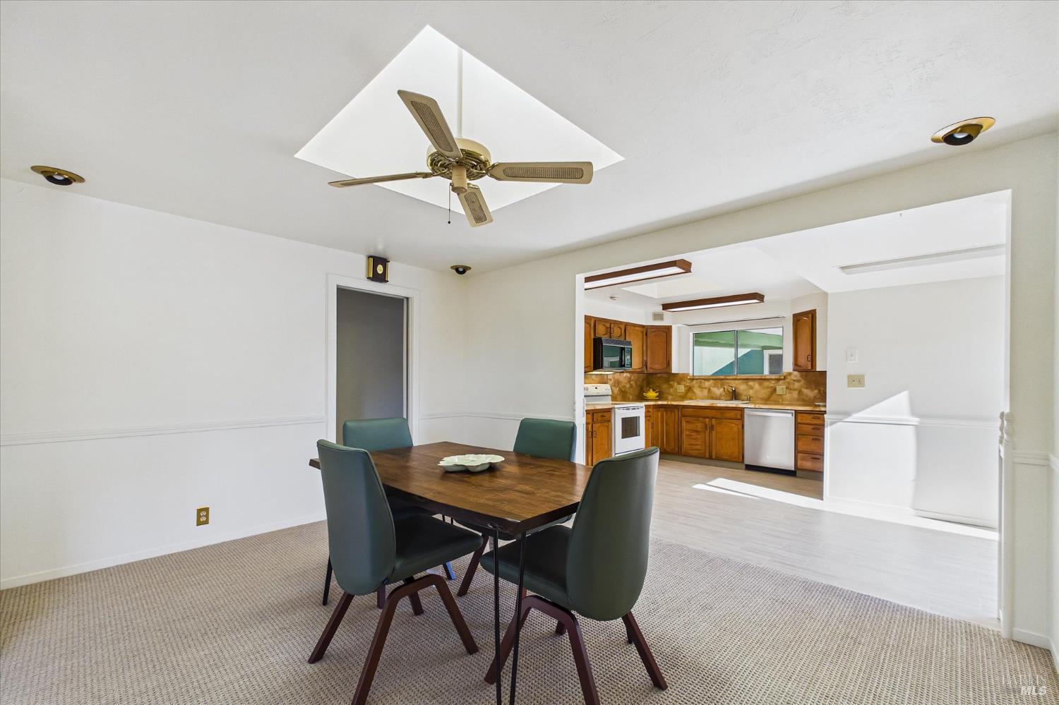 Detail Gallery Image 13 of 44 For 2005 I St, Eureka,  CA 95501 - 3 Beds | 2 Baths