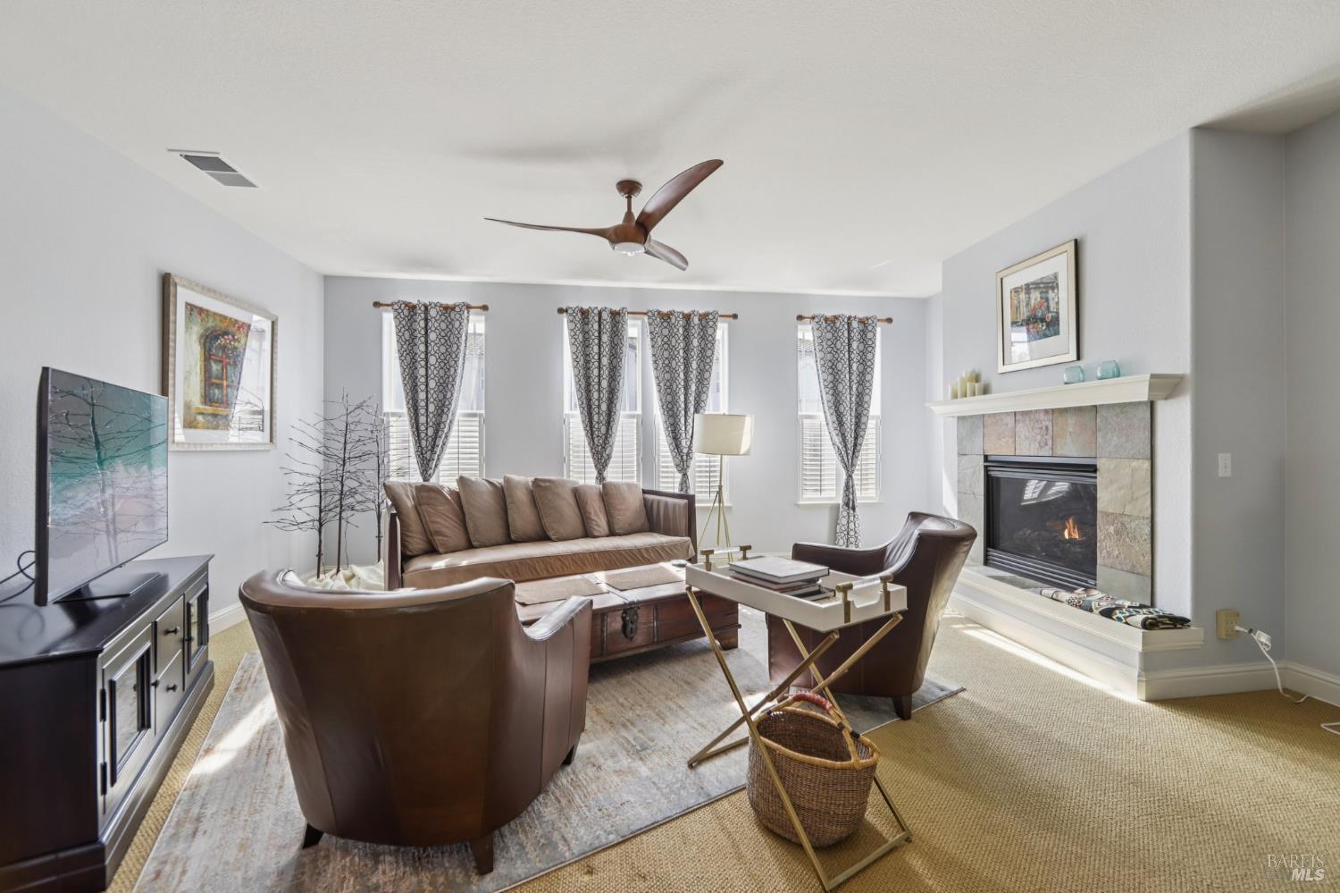 Detail Gallery Image 13 of 40 For 125 Johnson St, Windsor,  CA 95492 - 3 Beds | 2/1 Baths