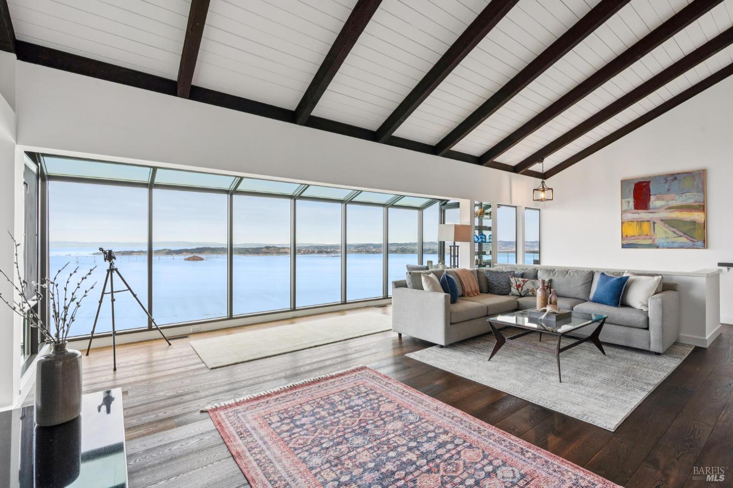 Detail Gallery Image 11 of 60 For 132 Sugarloaf Dr, Tiburon,  CA 94920 - 3 Beds | 2 Baths